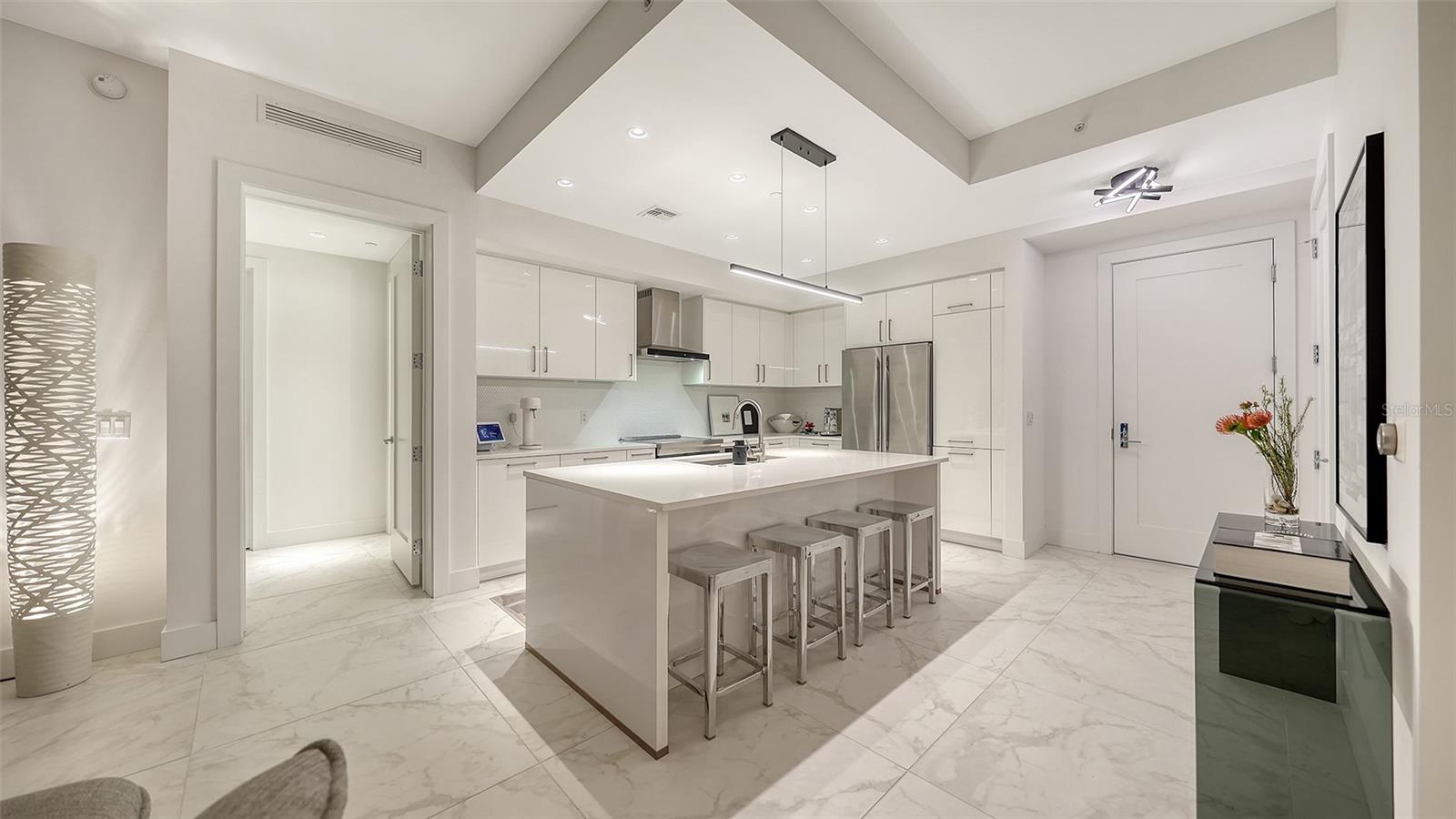 111 S PINEAPPLE AVE #1013