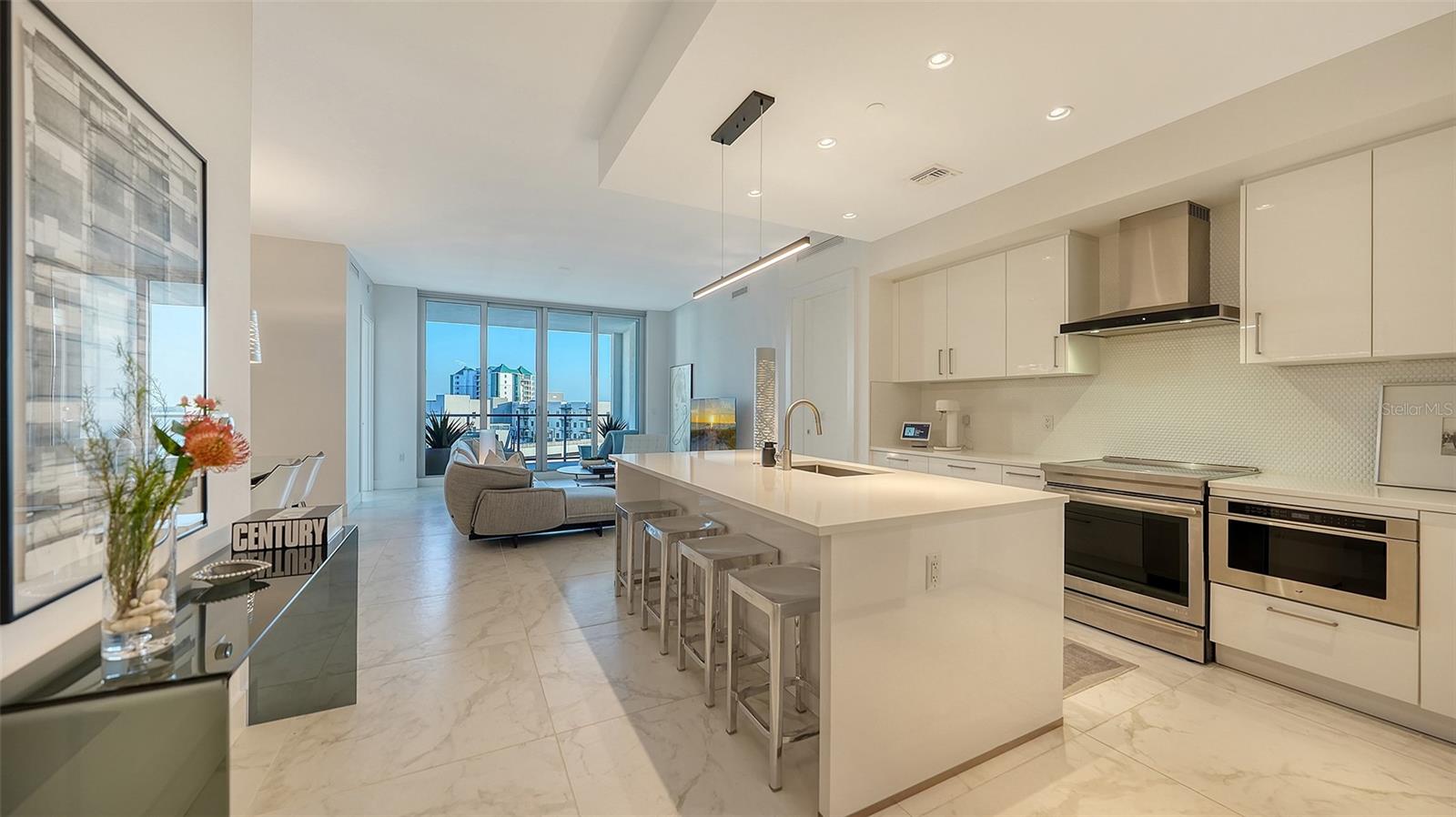 111 S PINEAPPLE AVE #1013