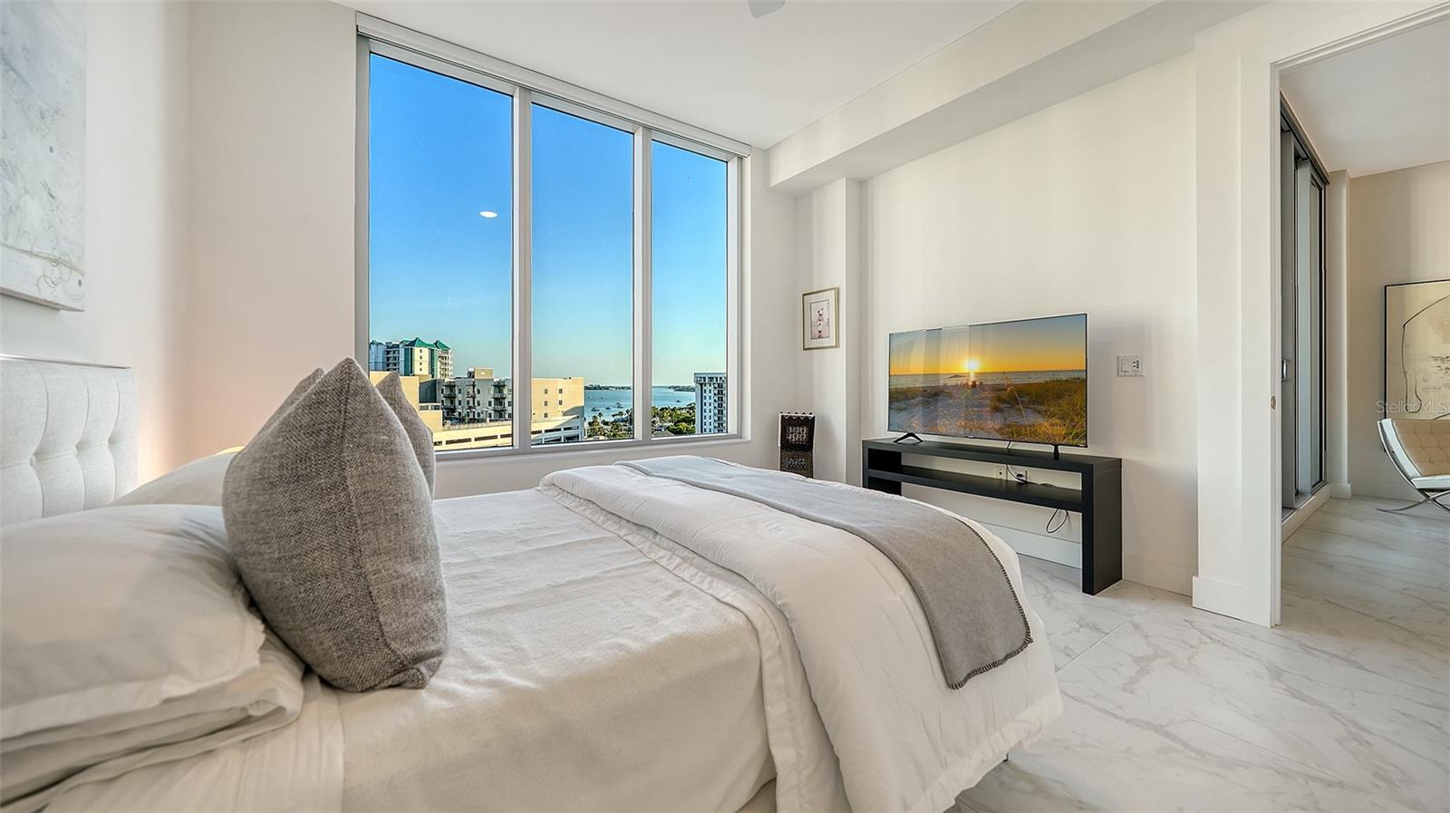 111 S PINEAPPLE AVE #1013