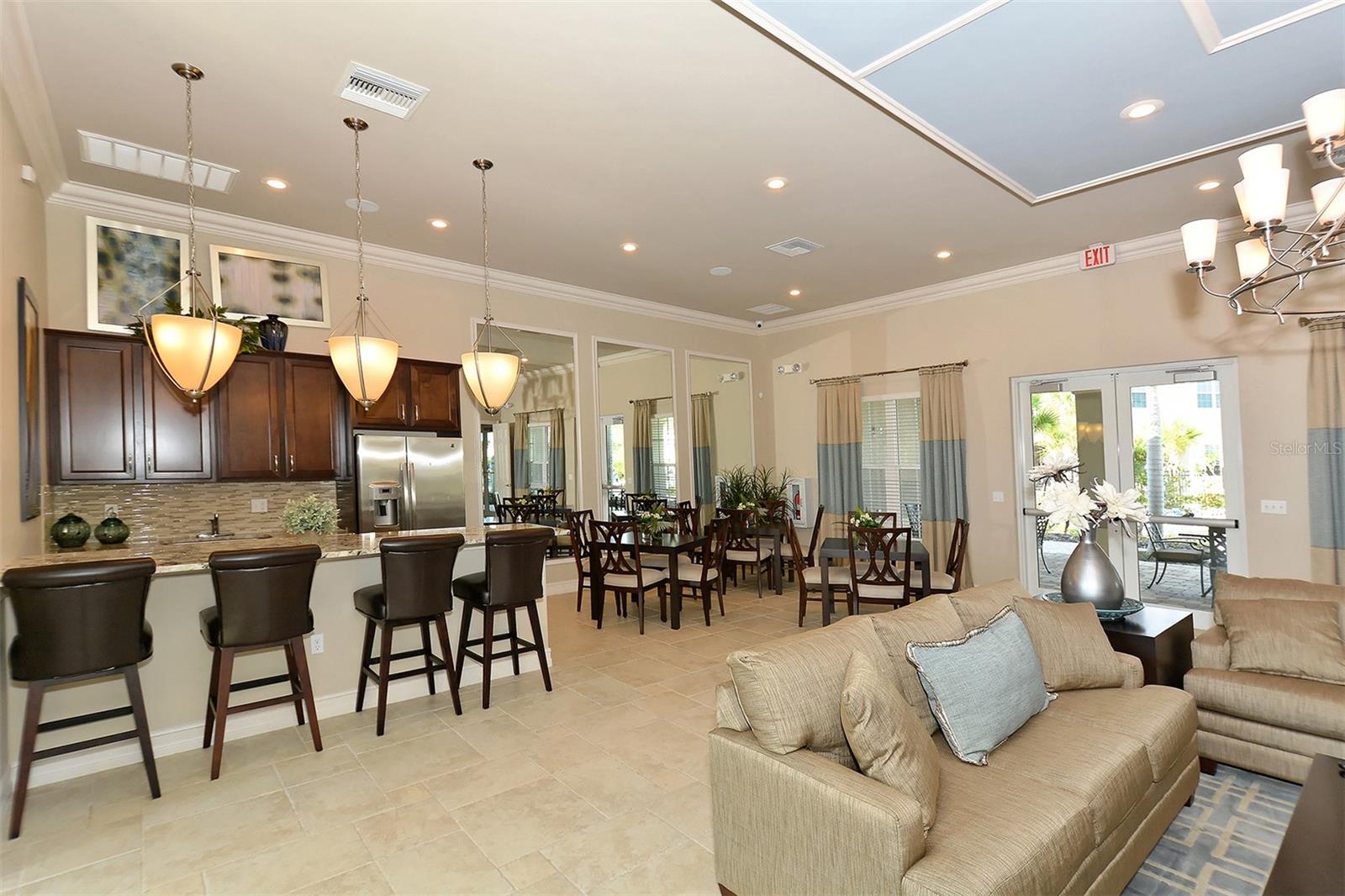 2858 ORIOLE DR