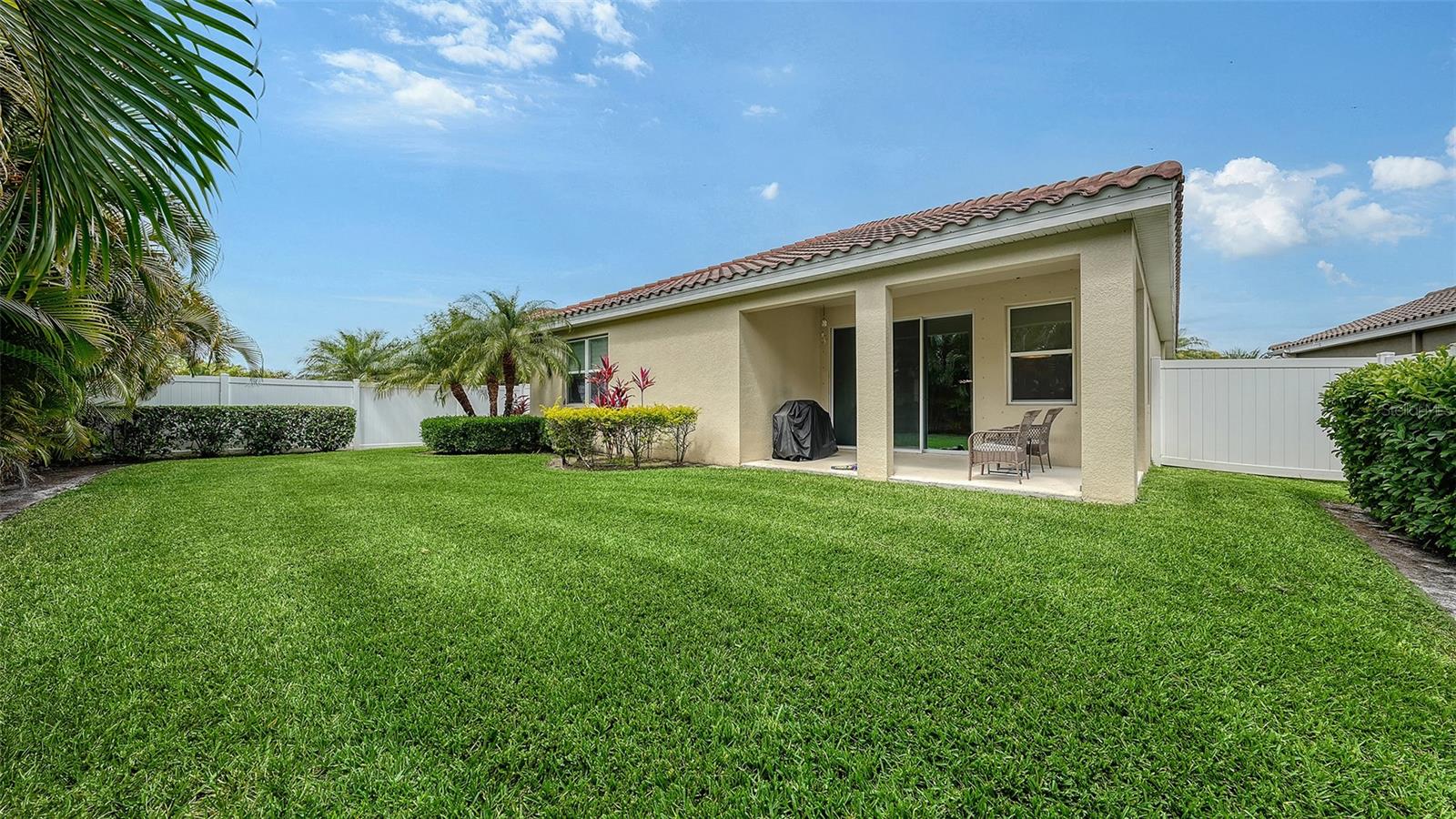 2858 ORIOLE DR