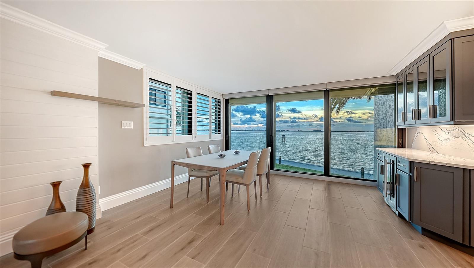 101 SUNSET DR #103