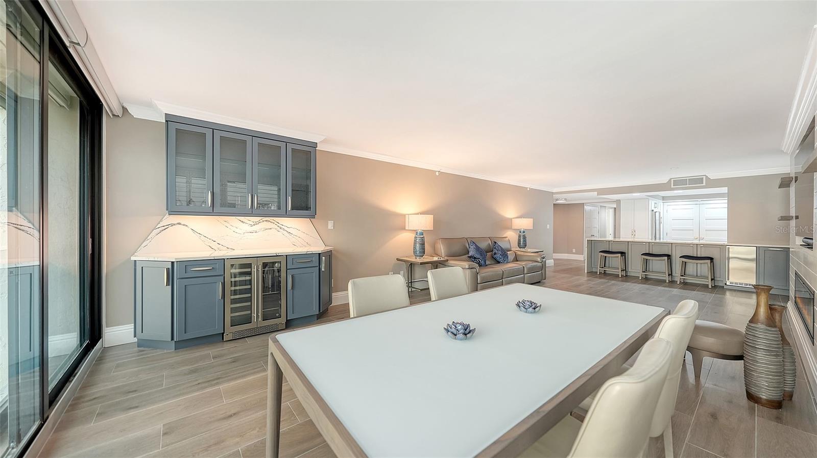 101 SUNSET DR #103