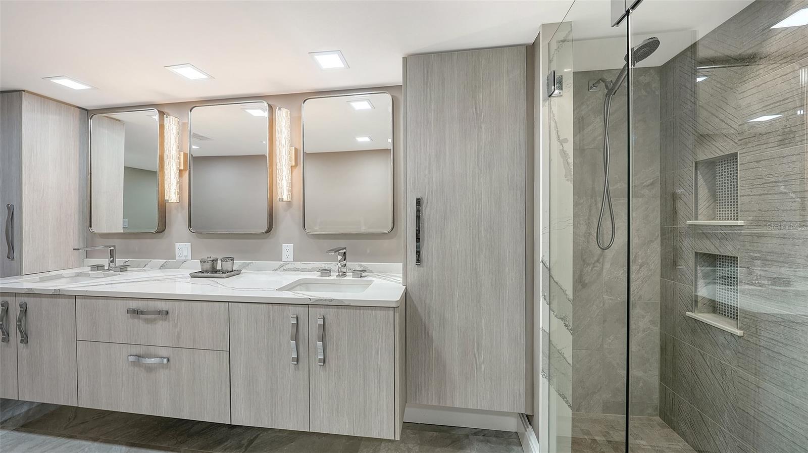 101 SUNSET DR #103