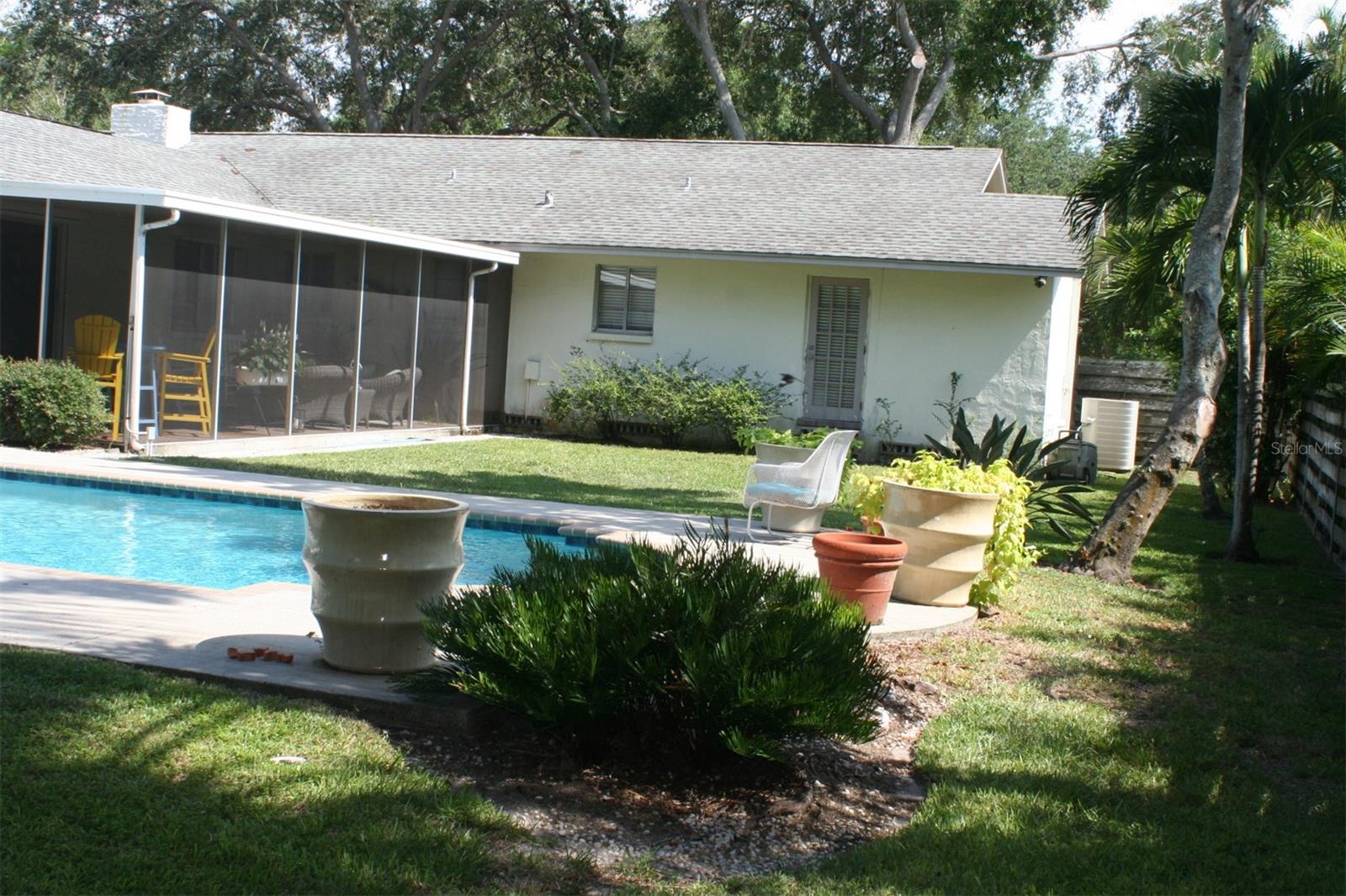 1763 SOUTH DR