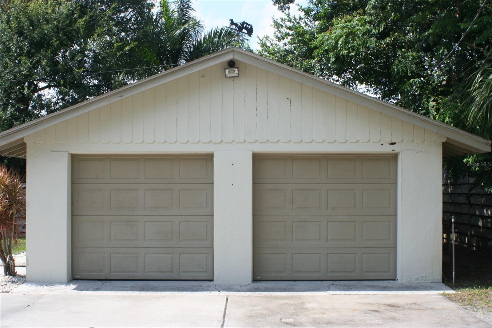 1763 SOUTH DR