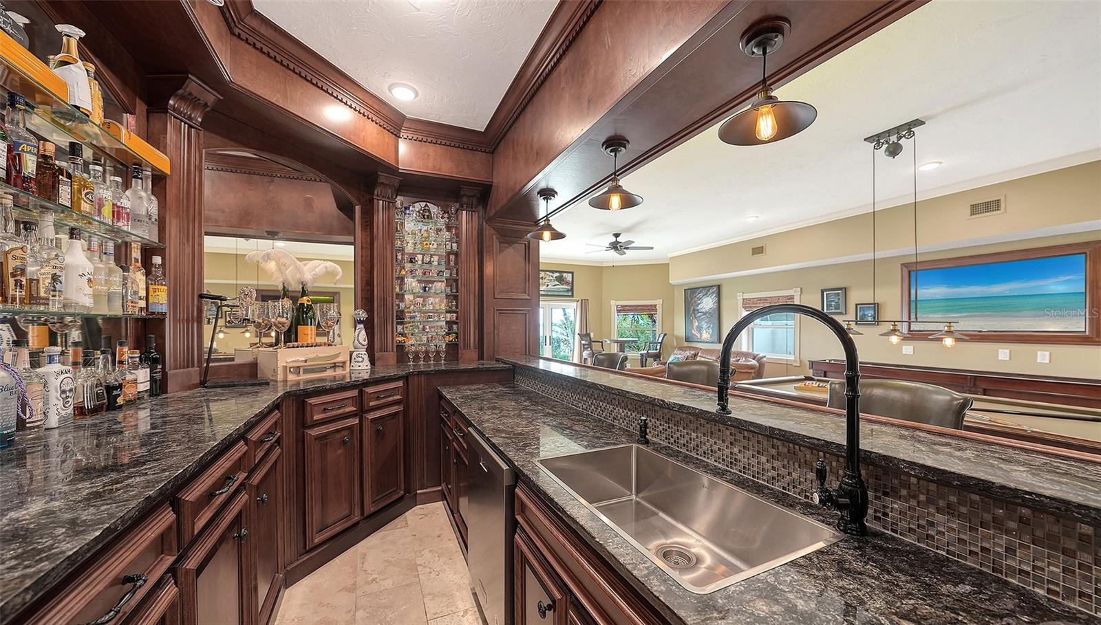 1240 HILLVIEW DR