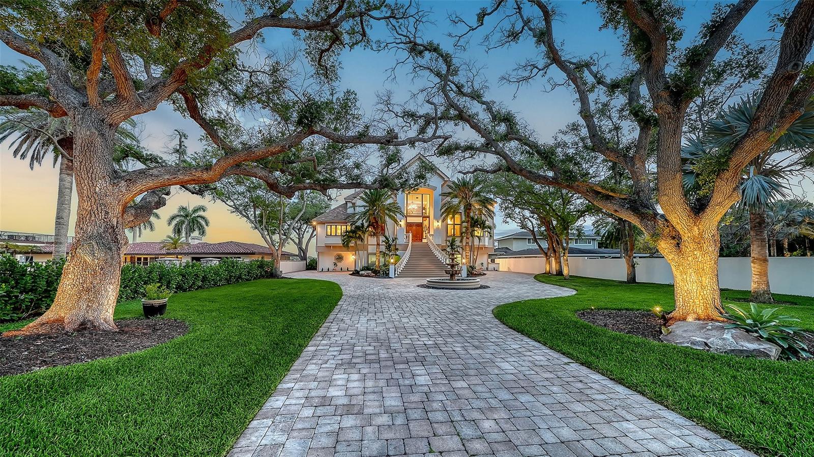 1240 HILLVIEW DR