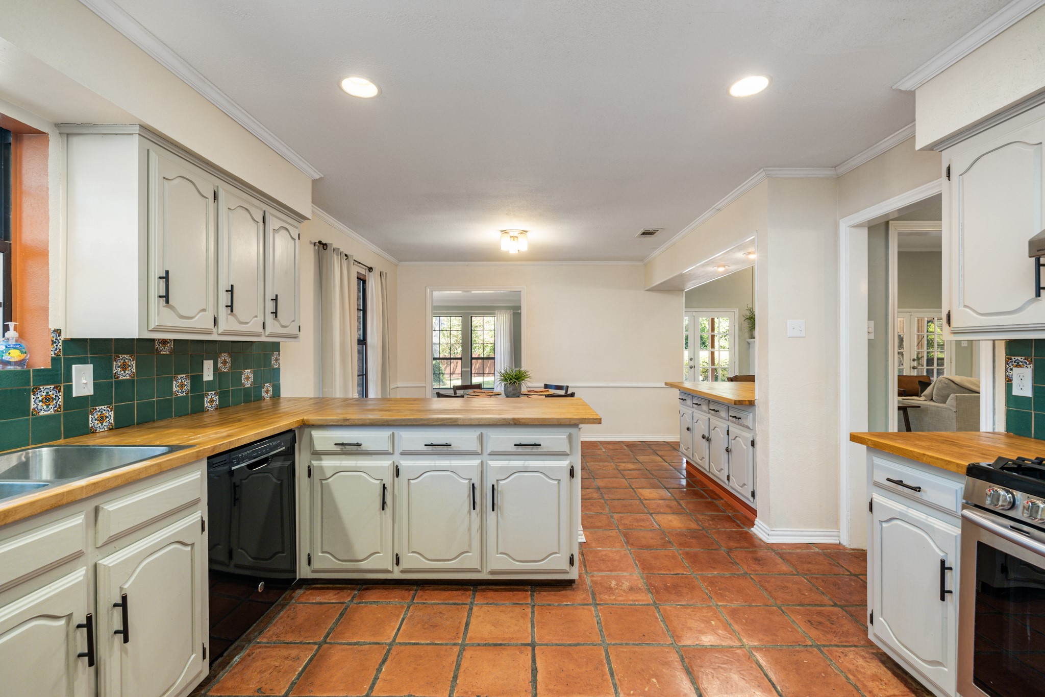 9923 Woodlake Drive