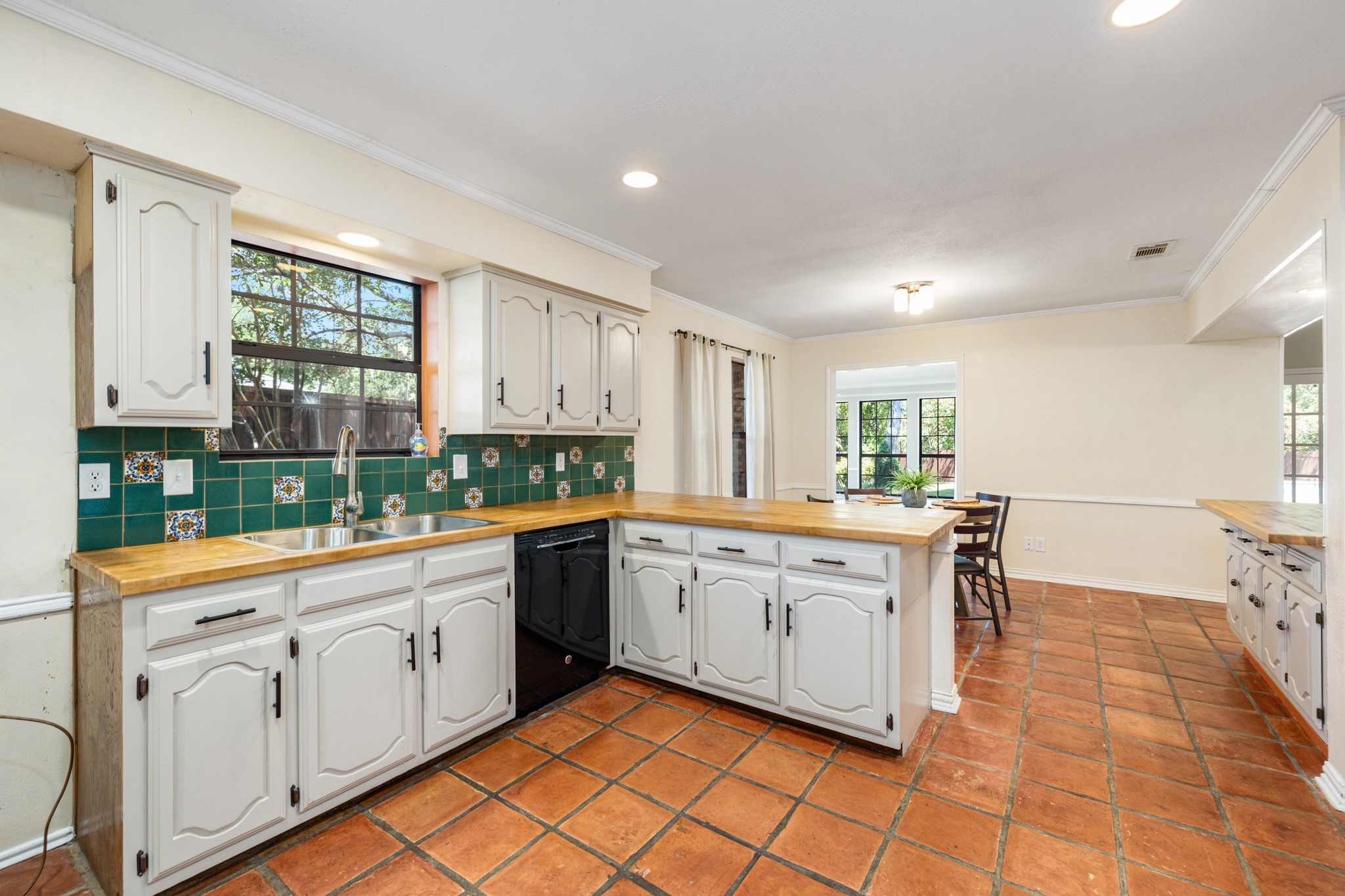 9923 Woodlake Drive