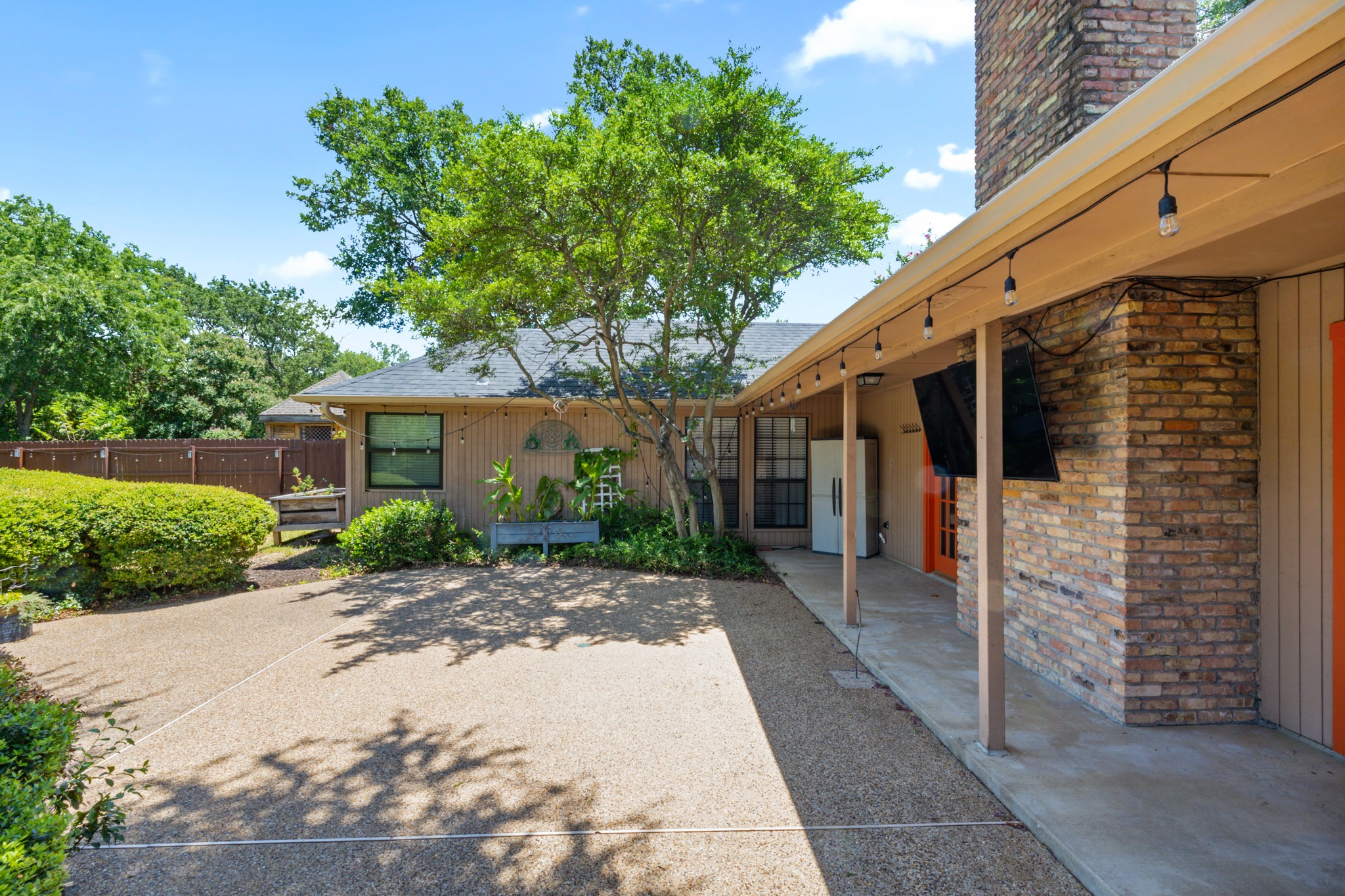 9923 Woodlake Drive