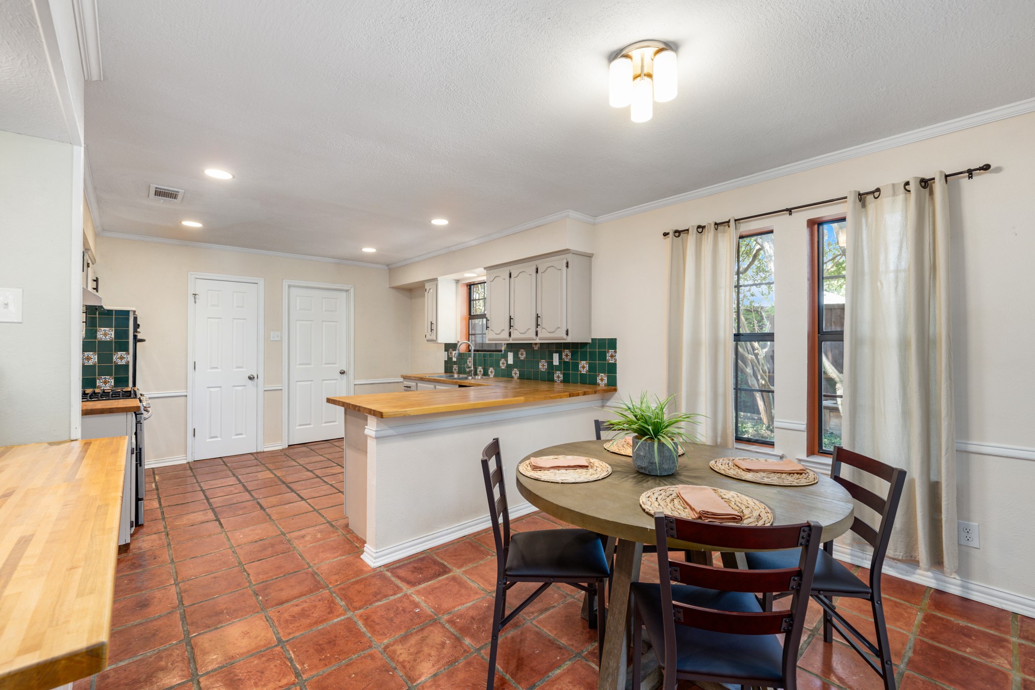 9923 Woodlake Drive