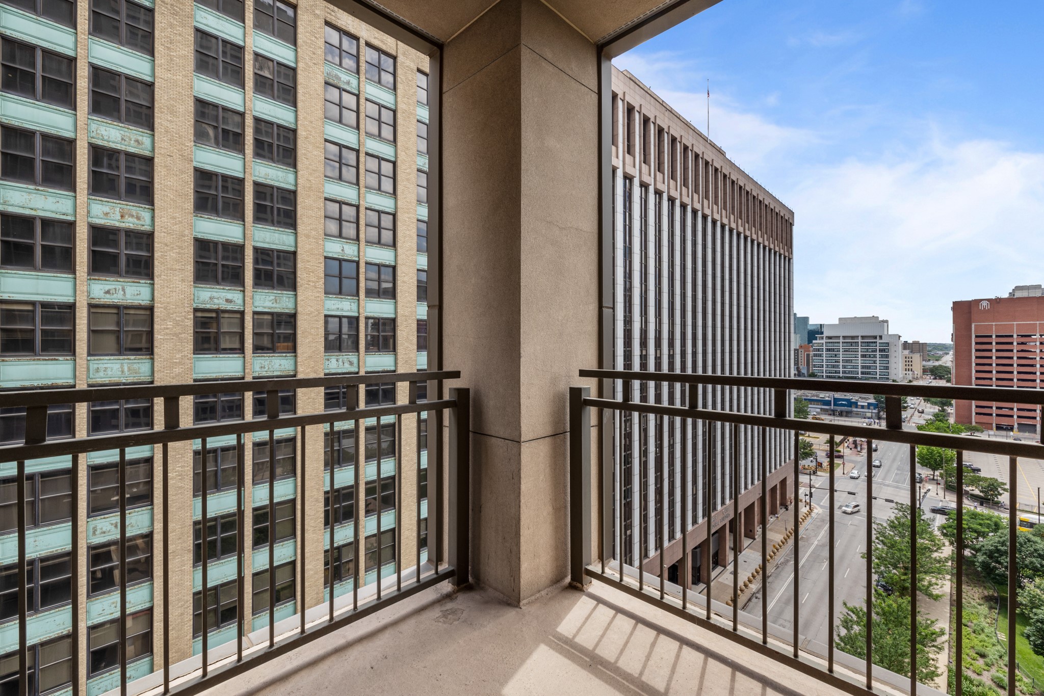 1200 Main Street 901