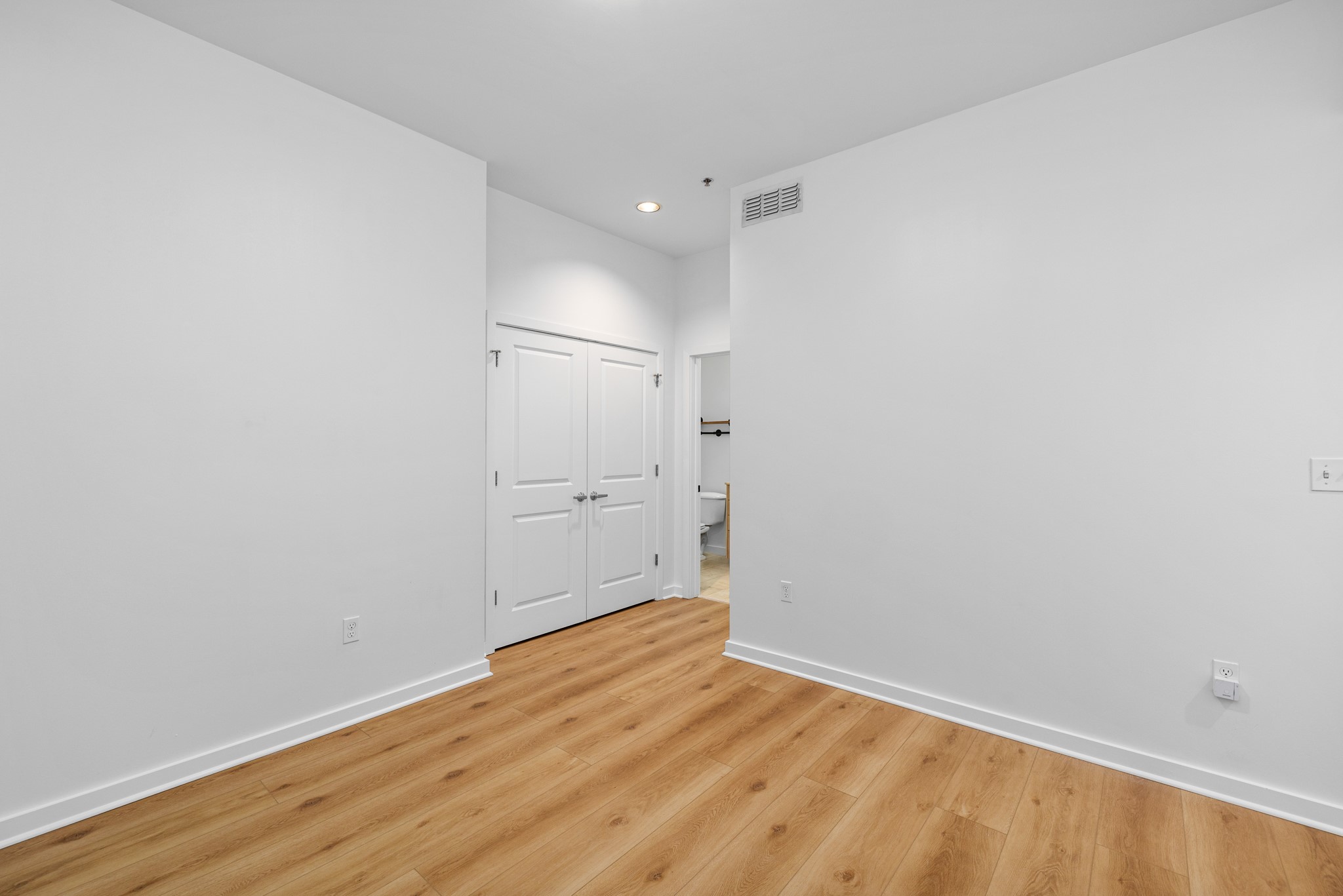 1200 Main Street 901