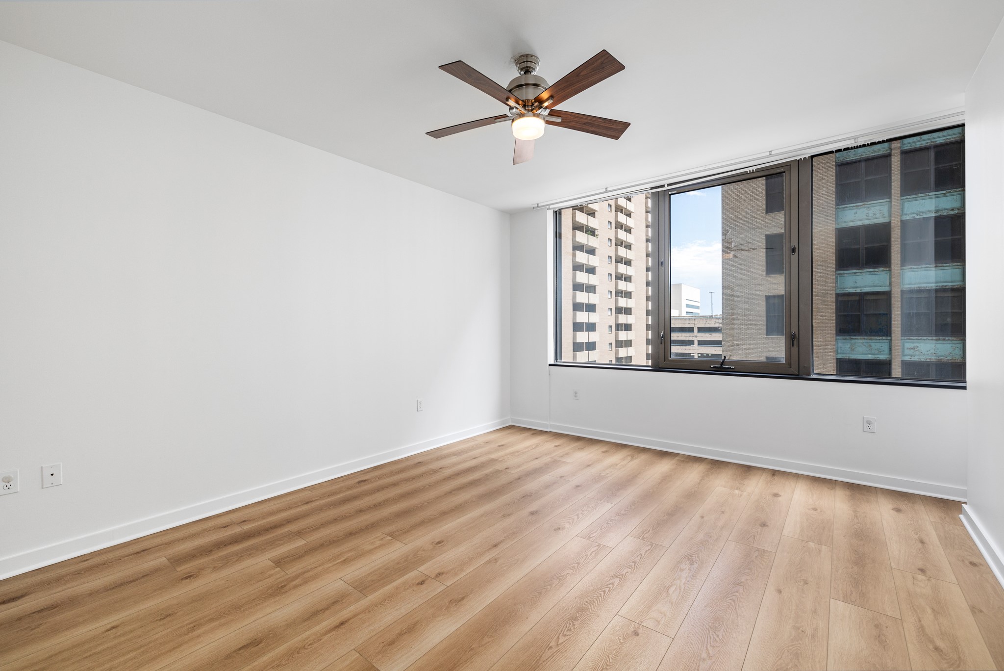 1200 Main Street 901