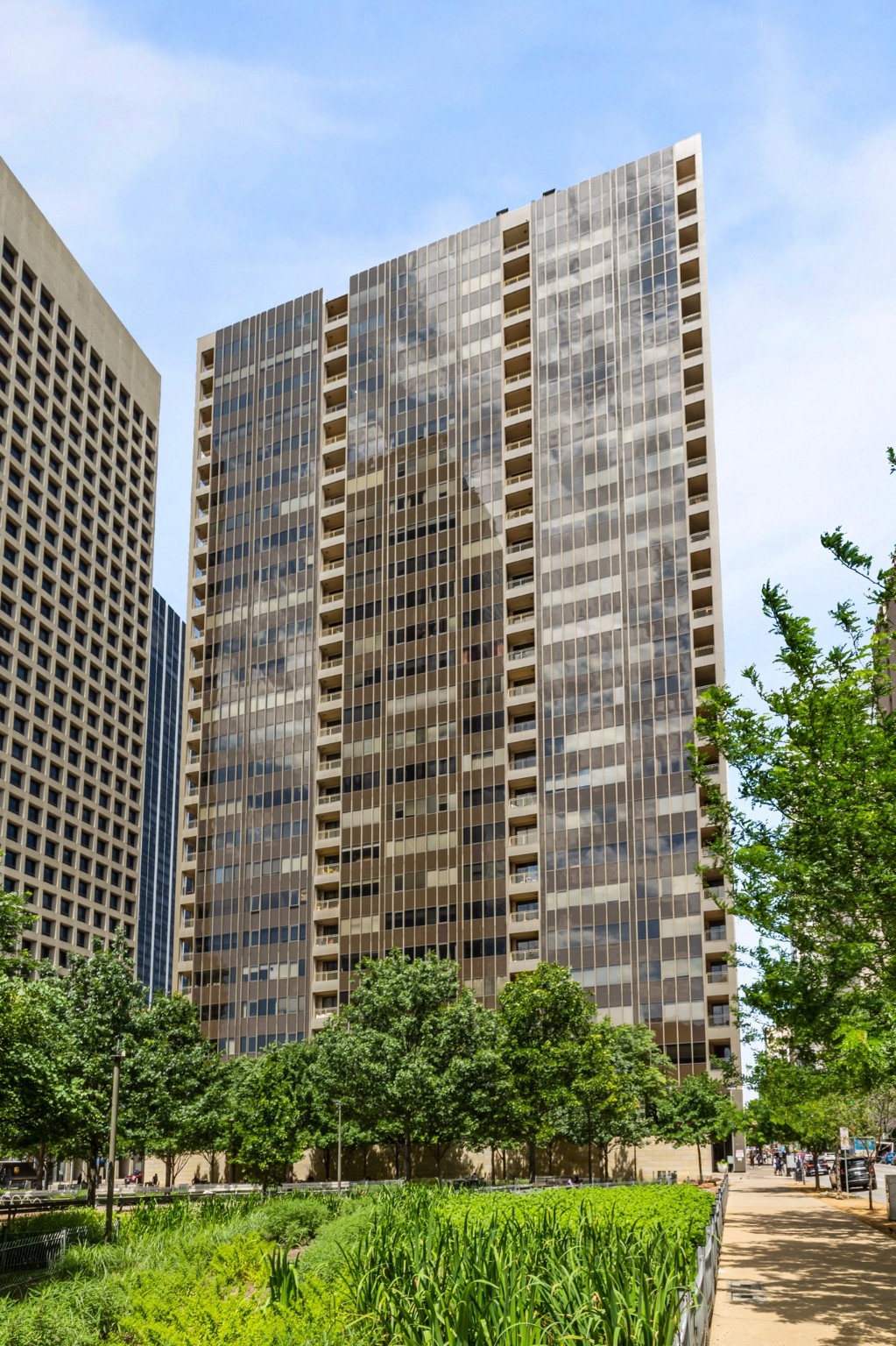1200 Main Street 901