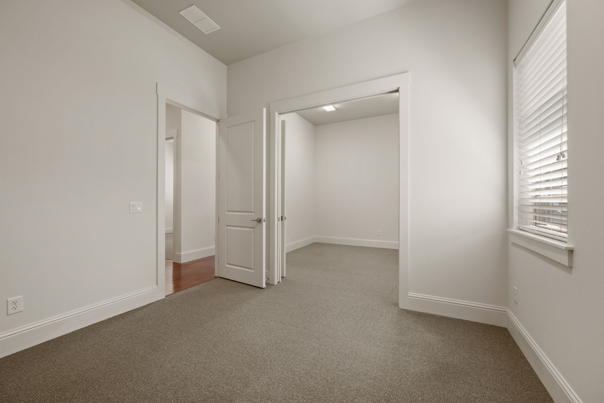 630 Stoneglen Drive B