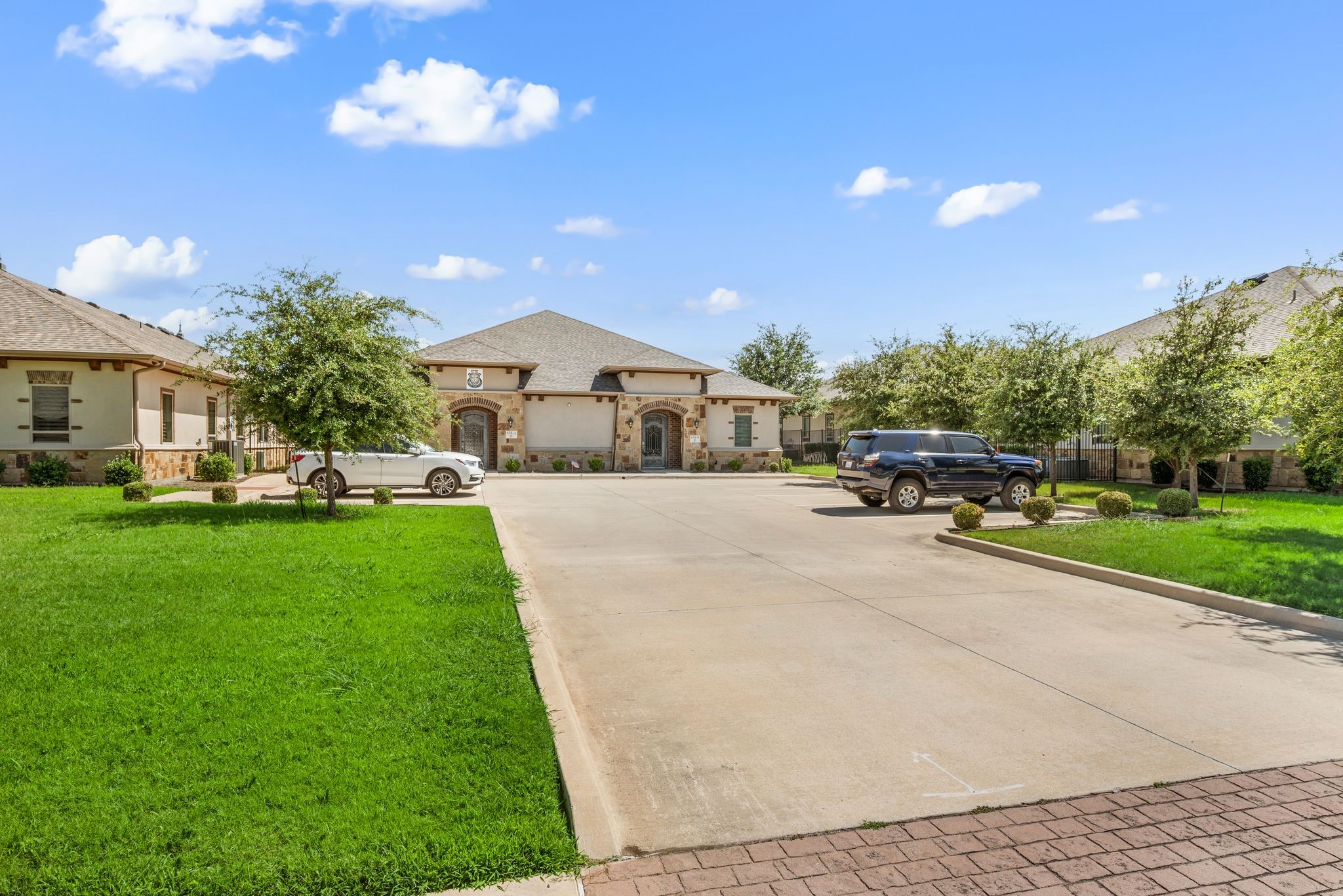 630 Stoneglen Drive B