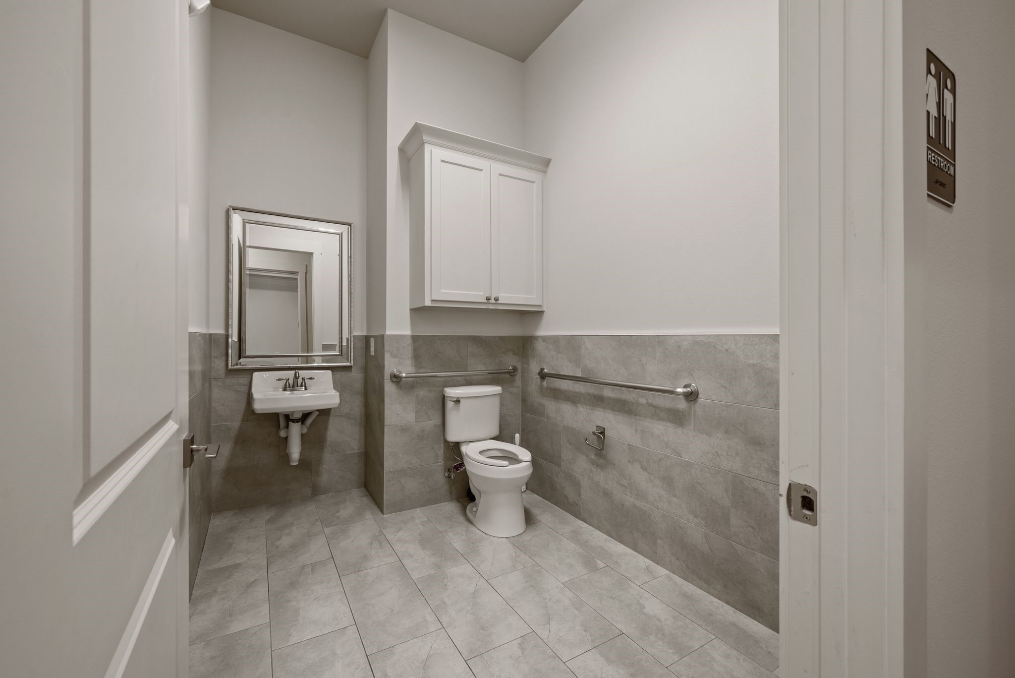 630 Stoneglen Drive B