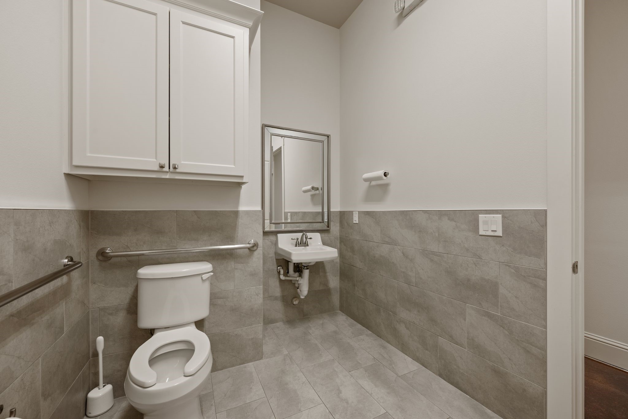 630 Stoneglen Drive B