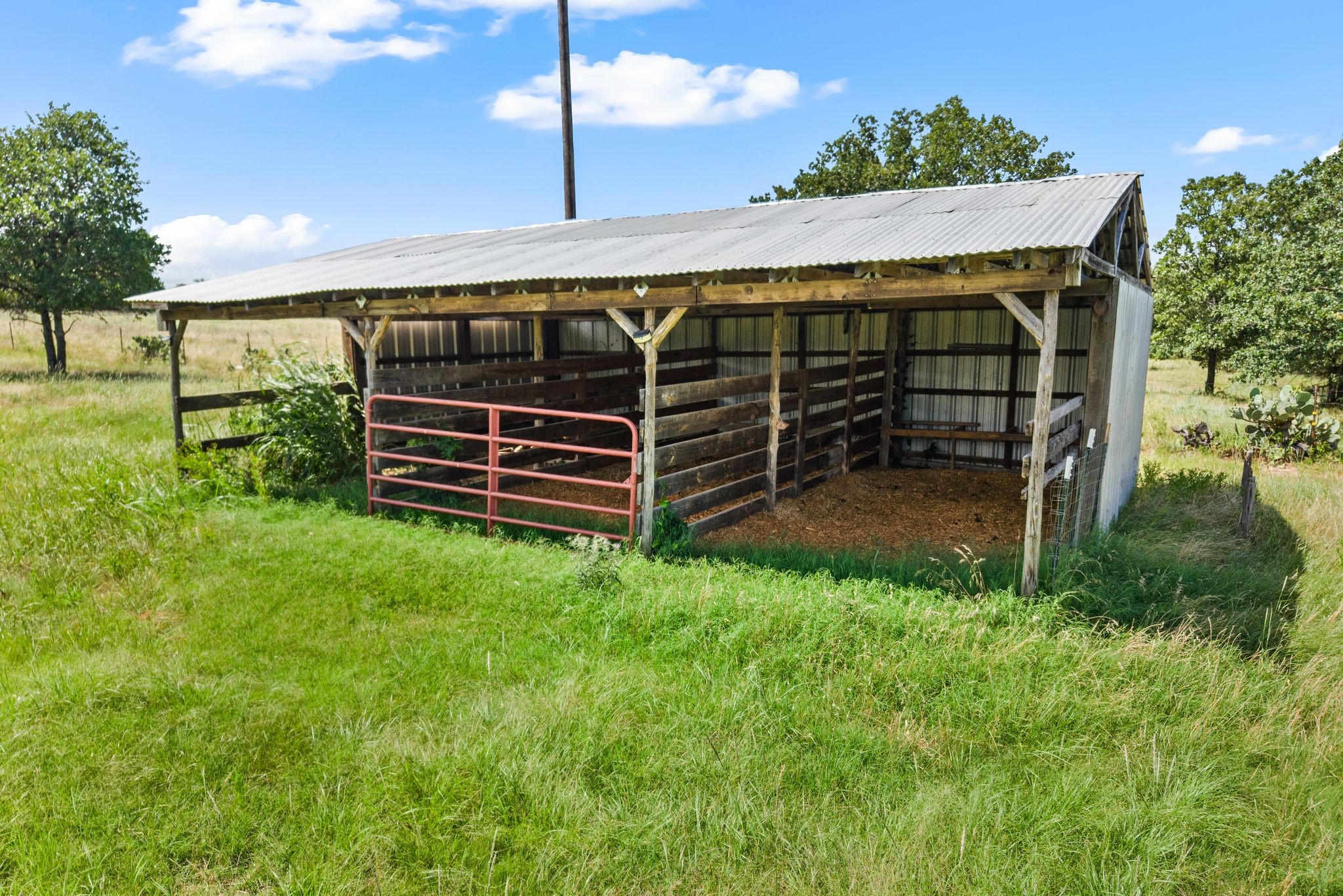 1833 Central Road