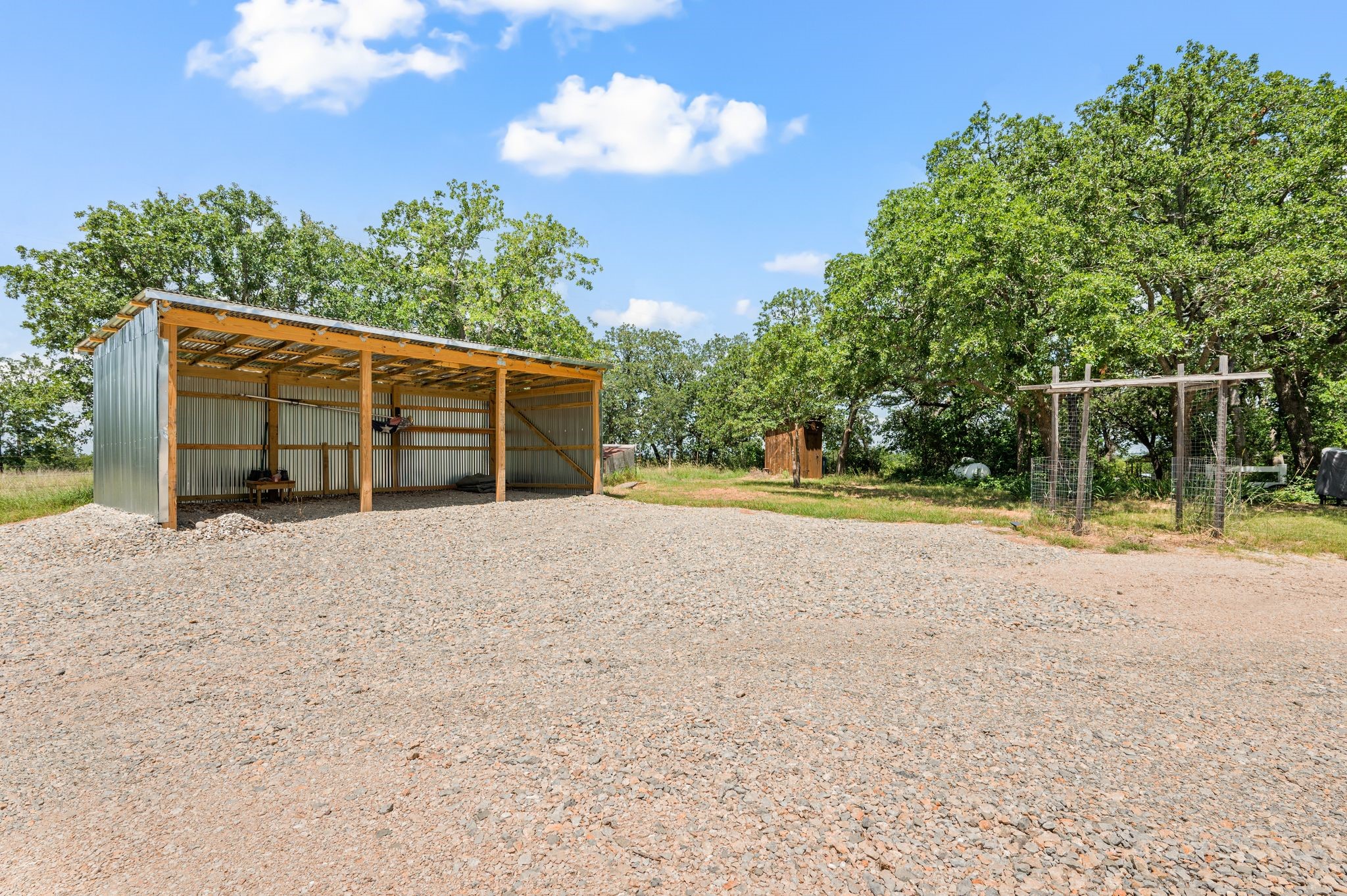1833 Central Road
