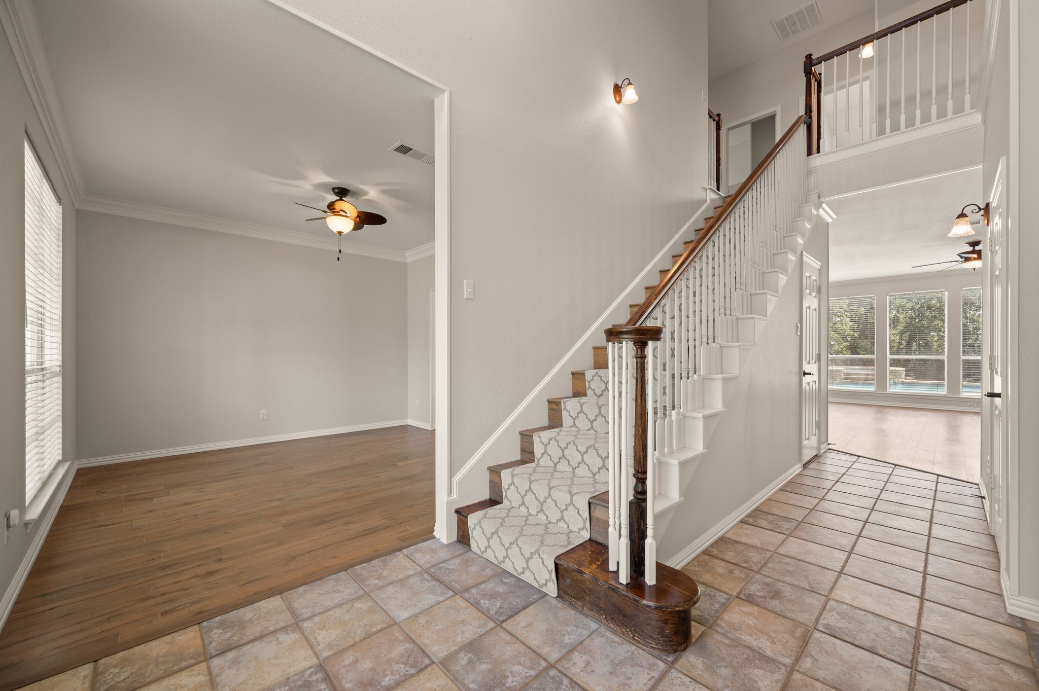 1833 Central Road