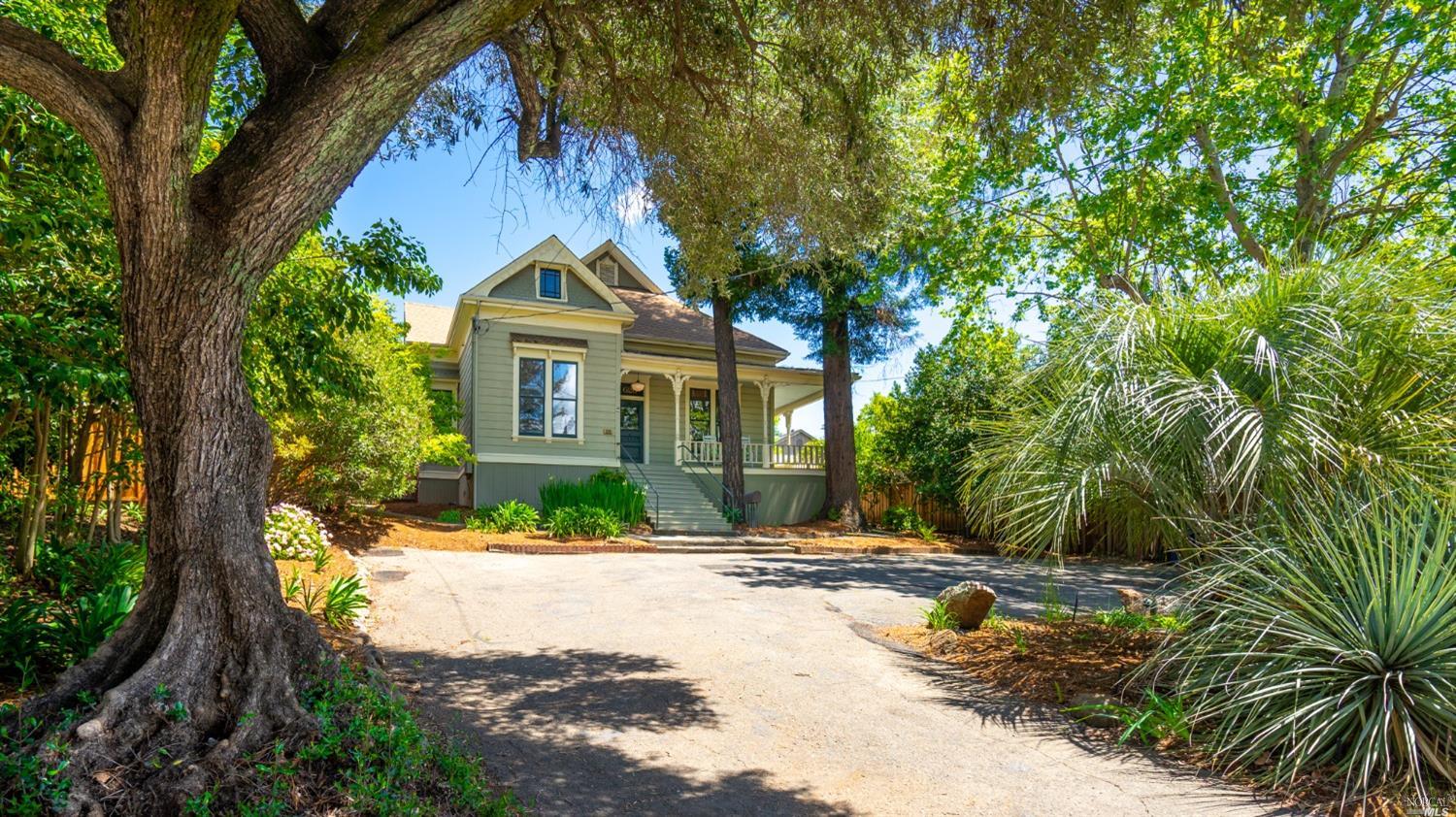 620 Healdsburg Ave