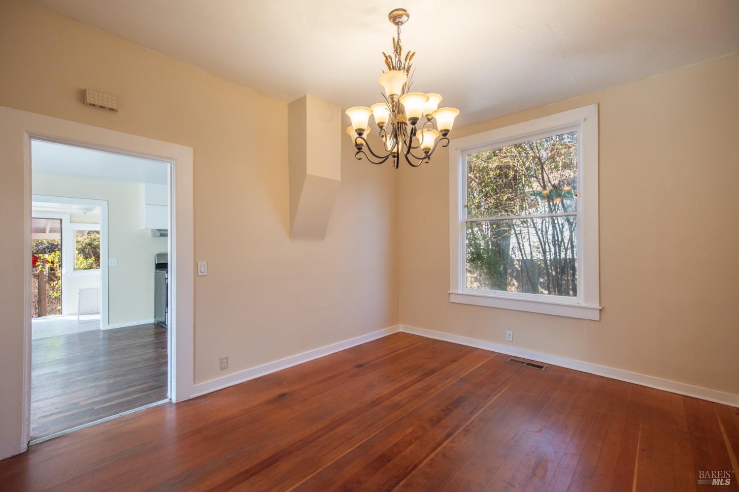 405 N Cloverdale Blvd