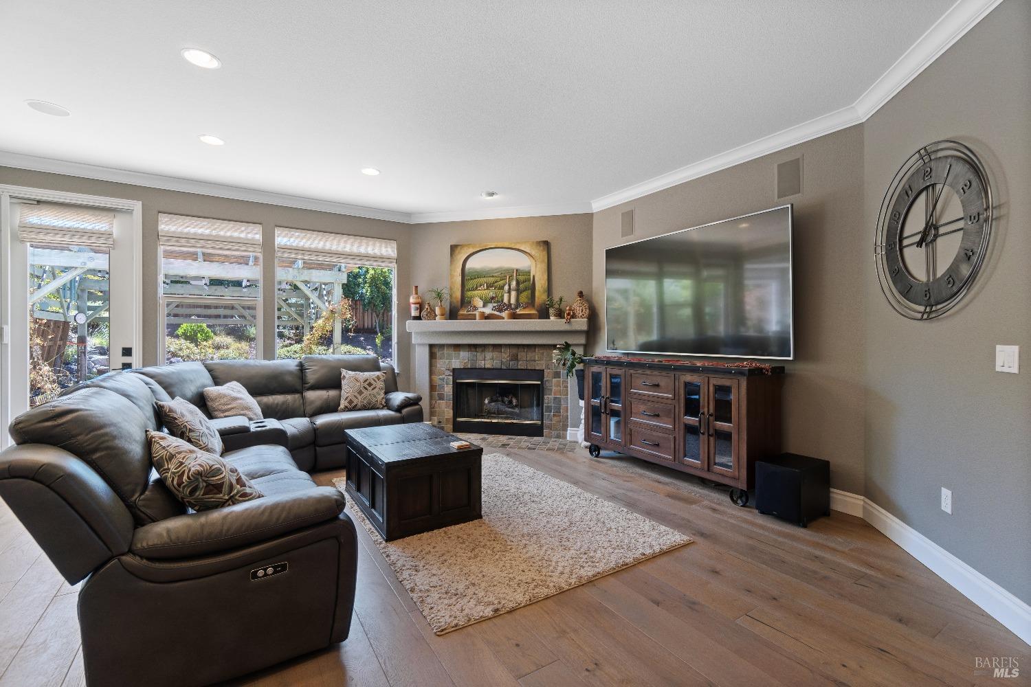 5894 Mountain Hawk Dr