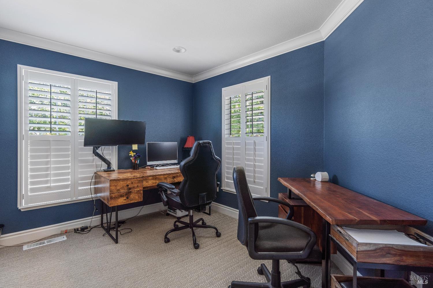 5894 Mountain Hawk Dr