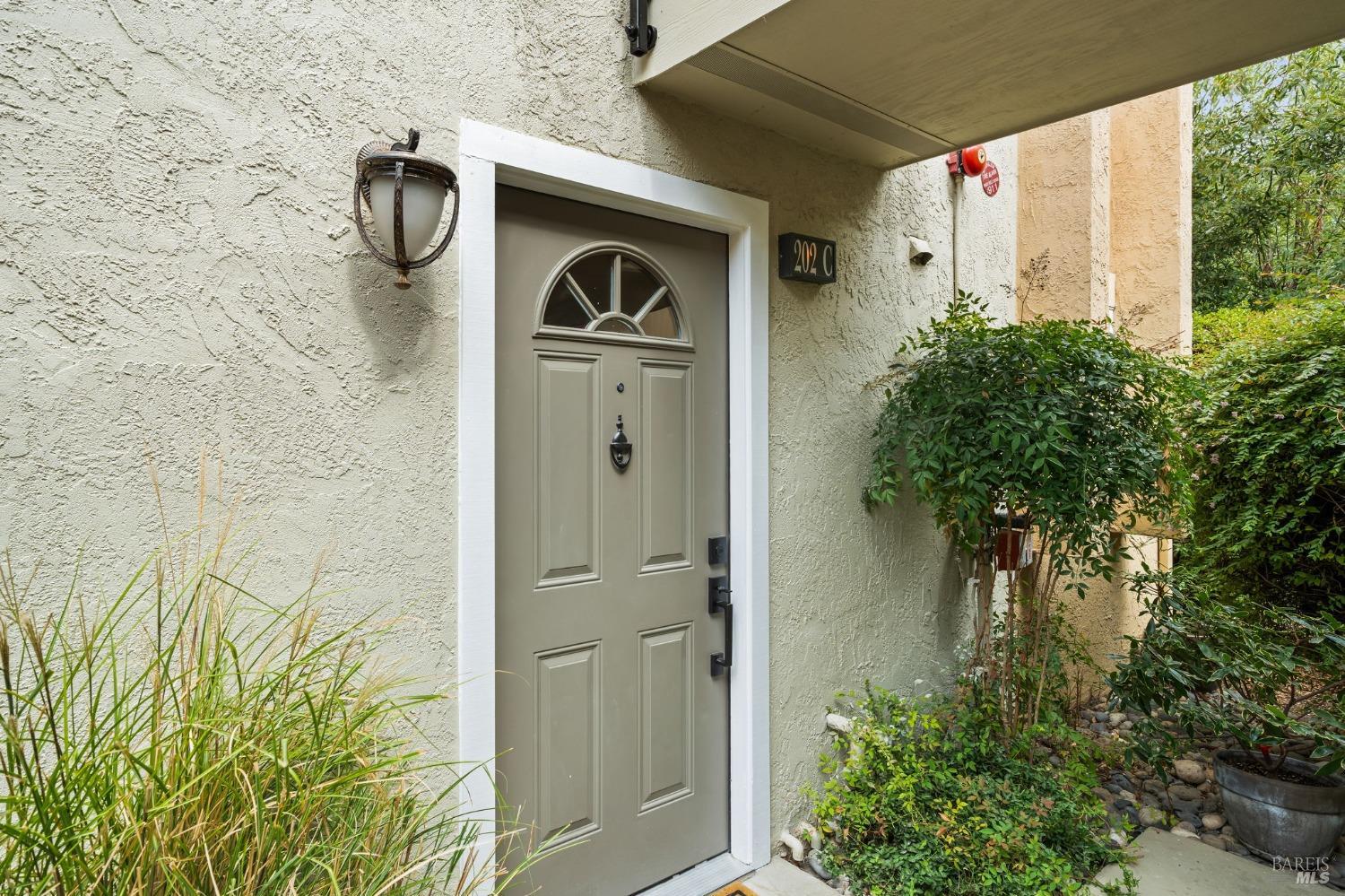 202 Foss Creek Cir #C