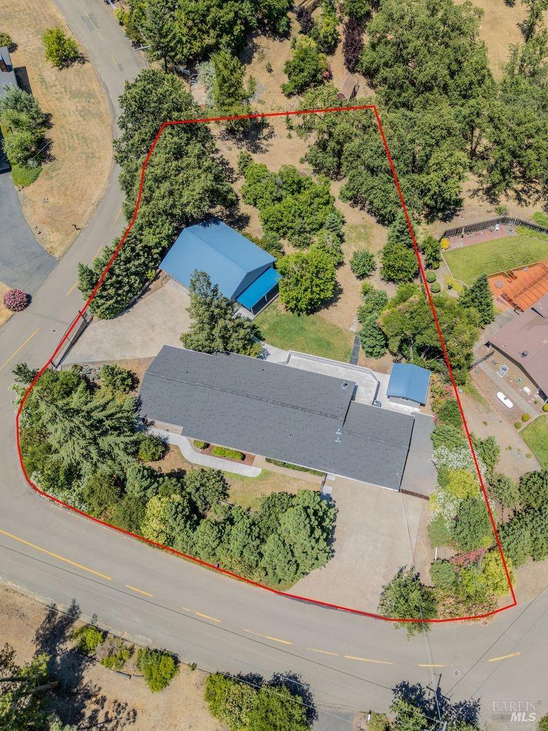 800 Riverside Dr