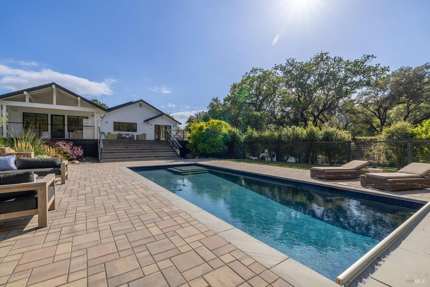 311 Burgundy Rd