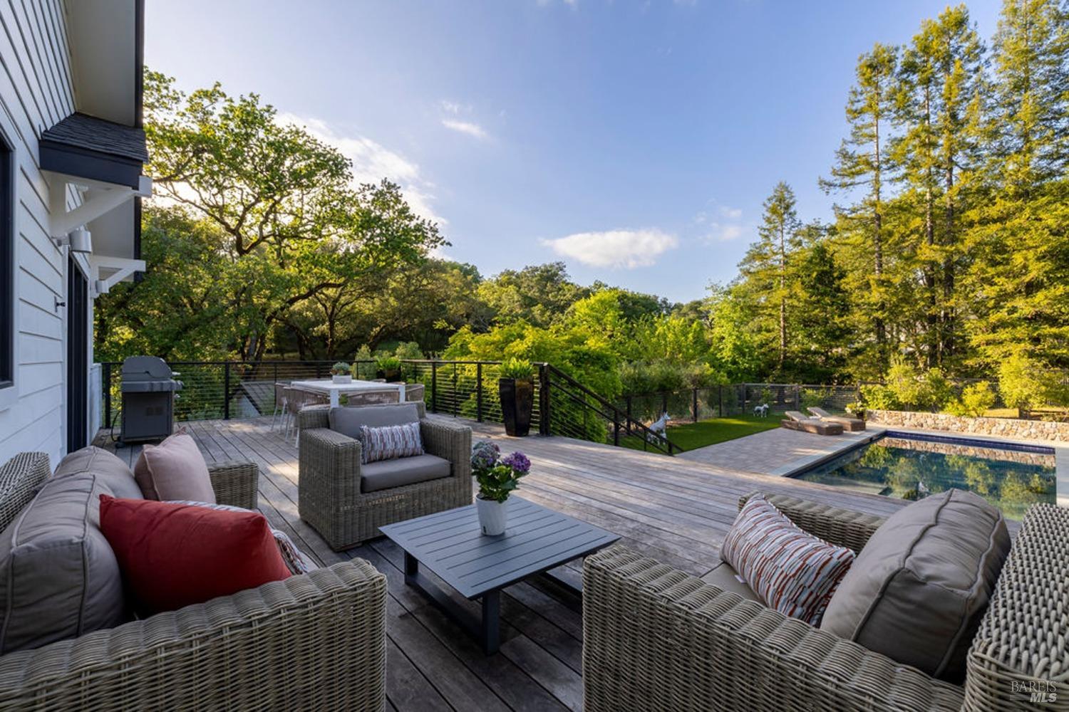 311 Burgundy Rd