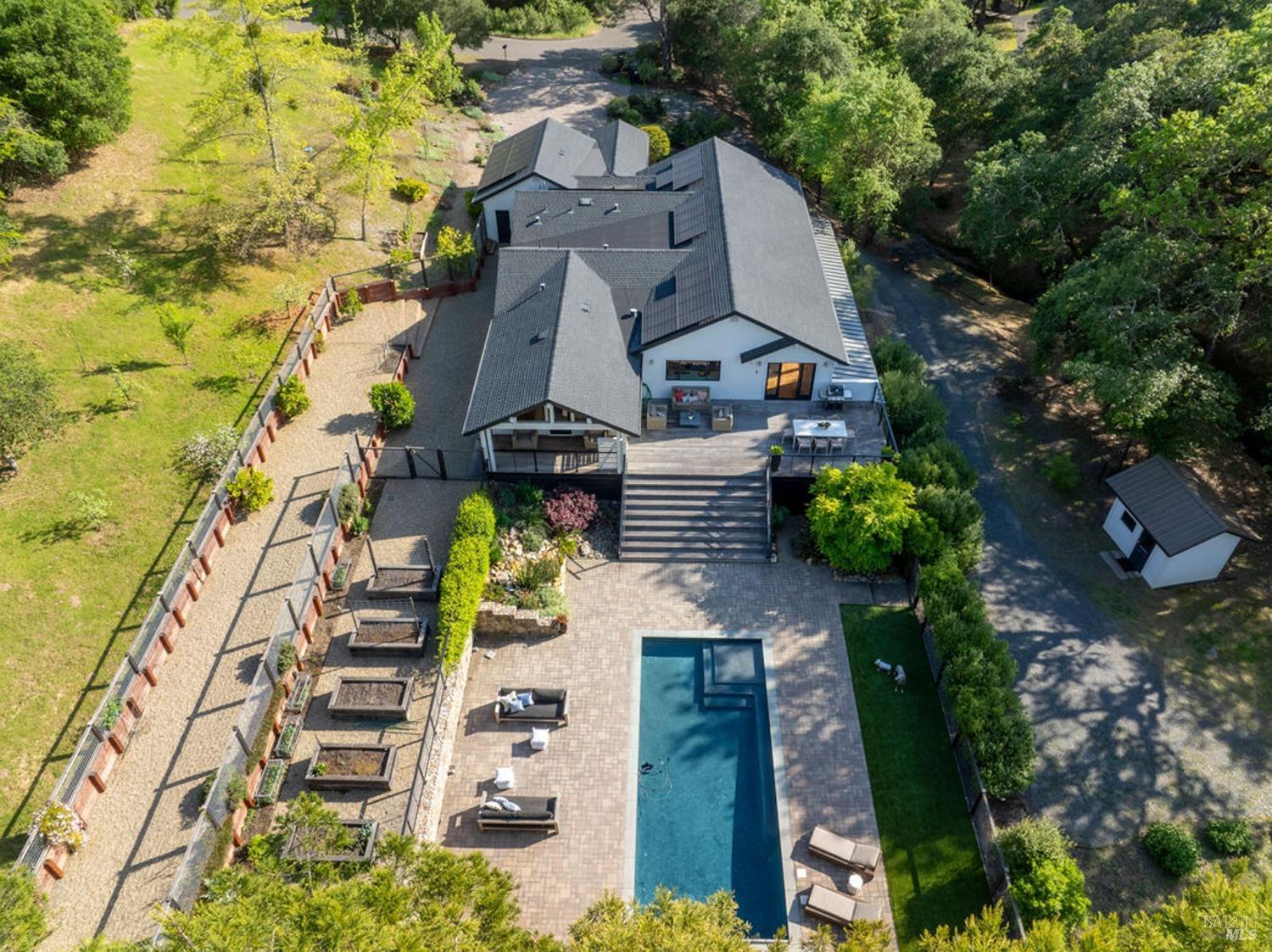 311 Burgundy Rd