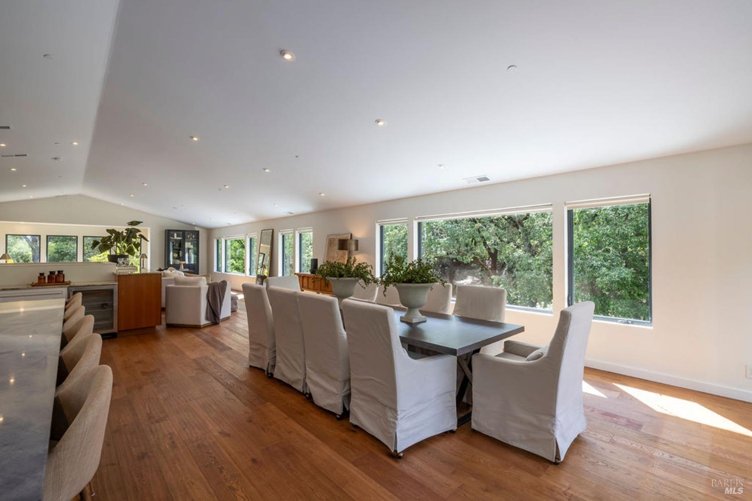 311 Burgundy Rd