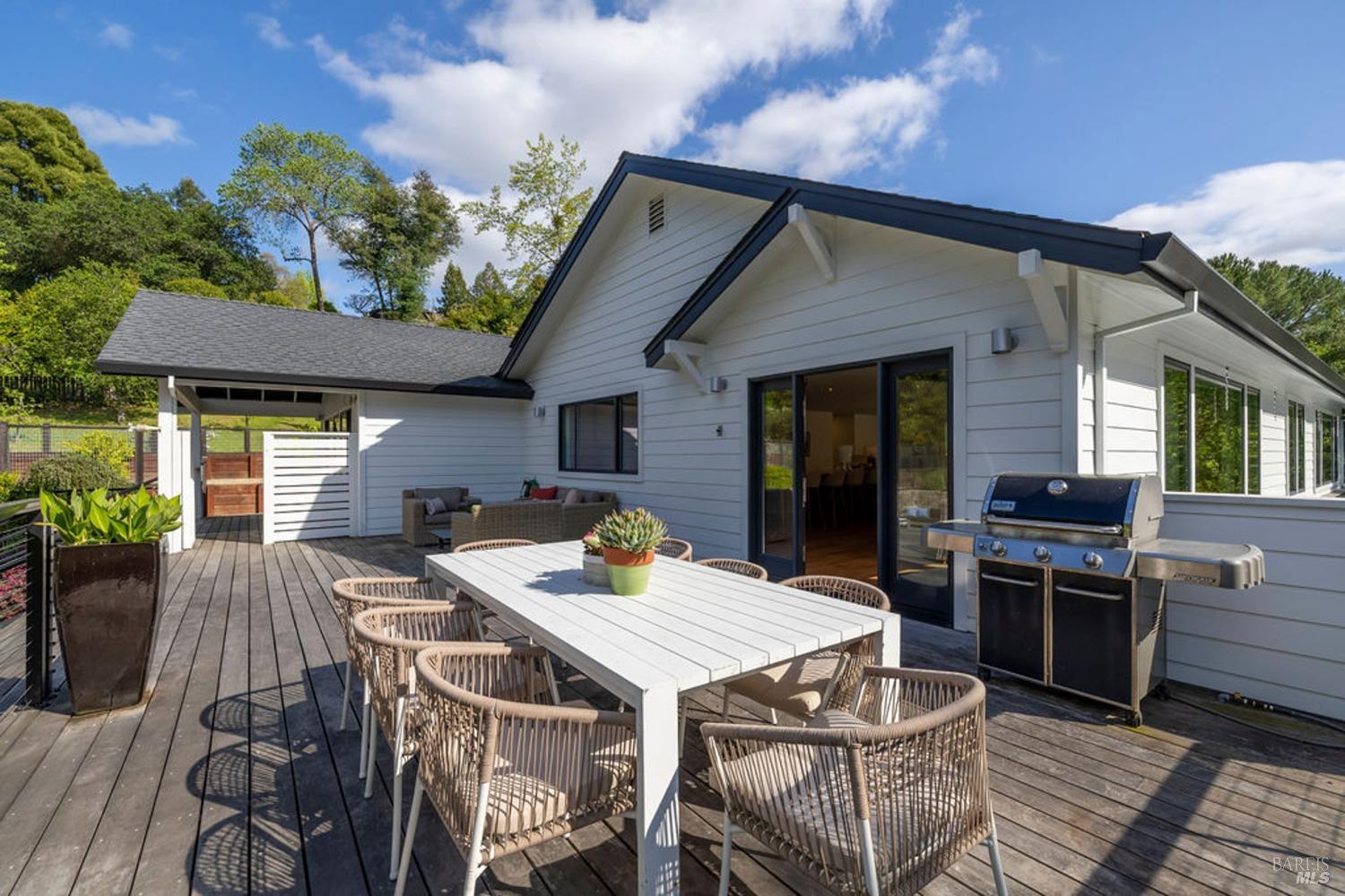 311 Burgundy Rd