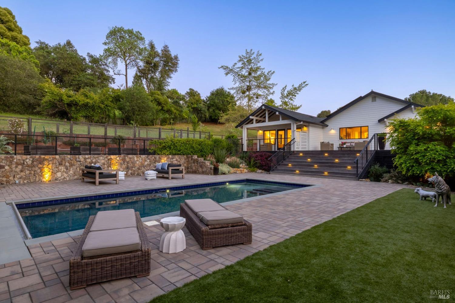 311 Burgundy Rd