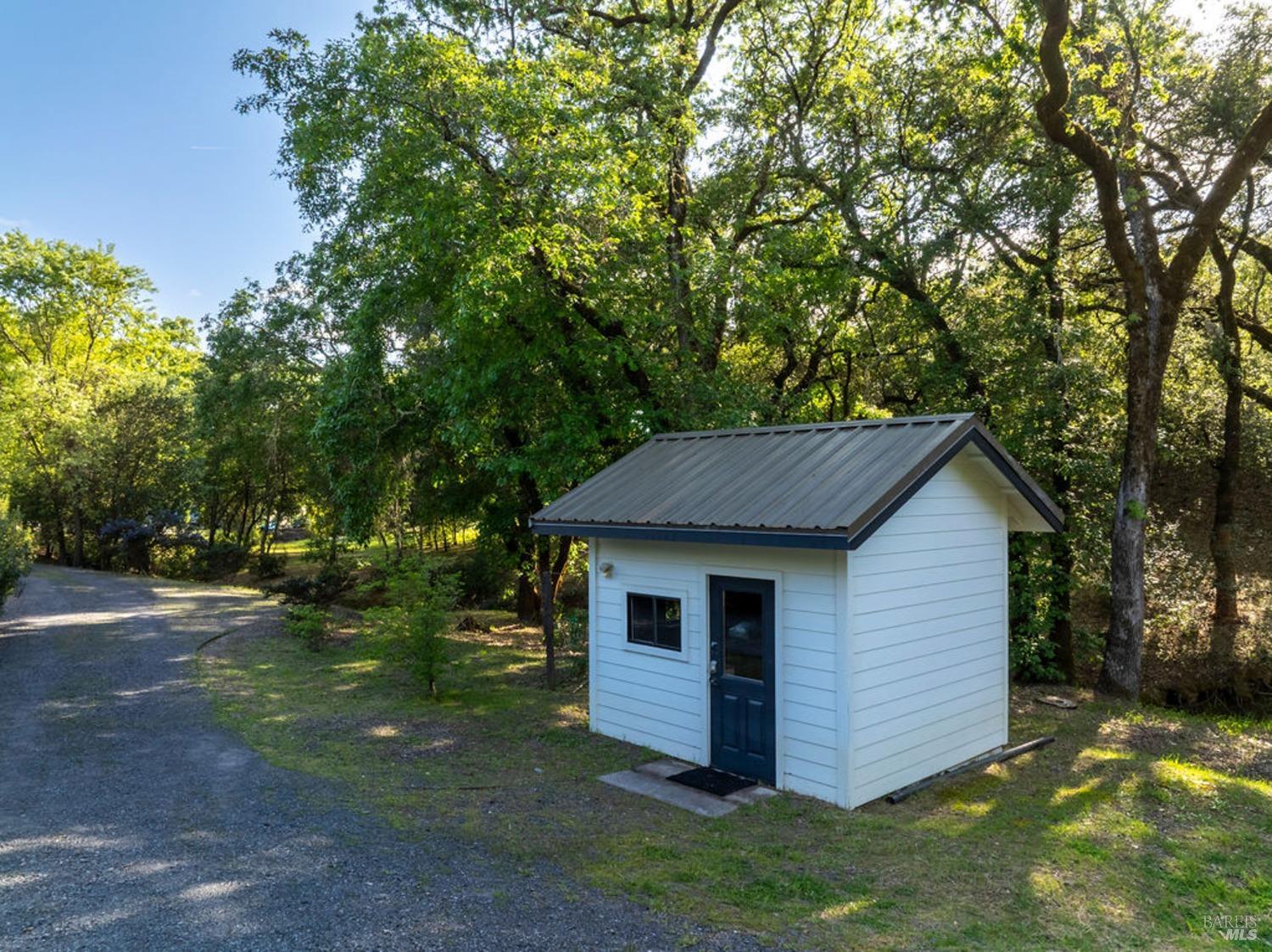 311 Burgundy Rd