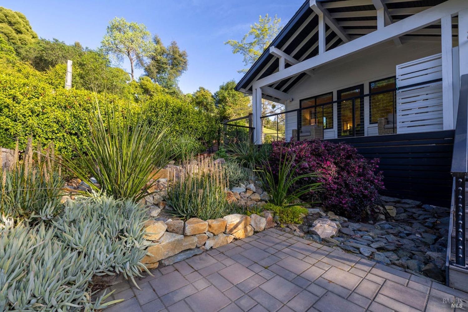 311 Burgundy Rd