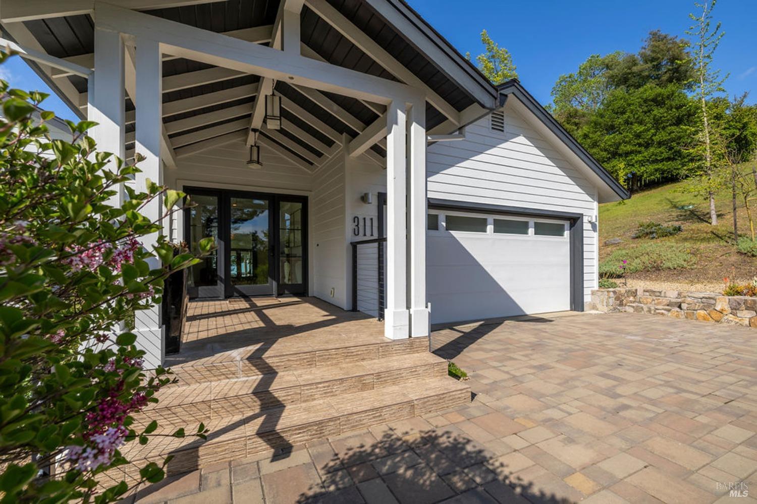 311 Burgundy Rd