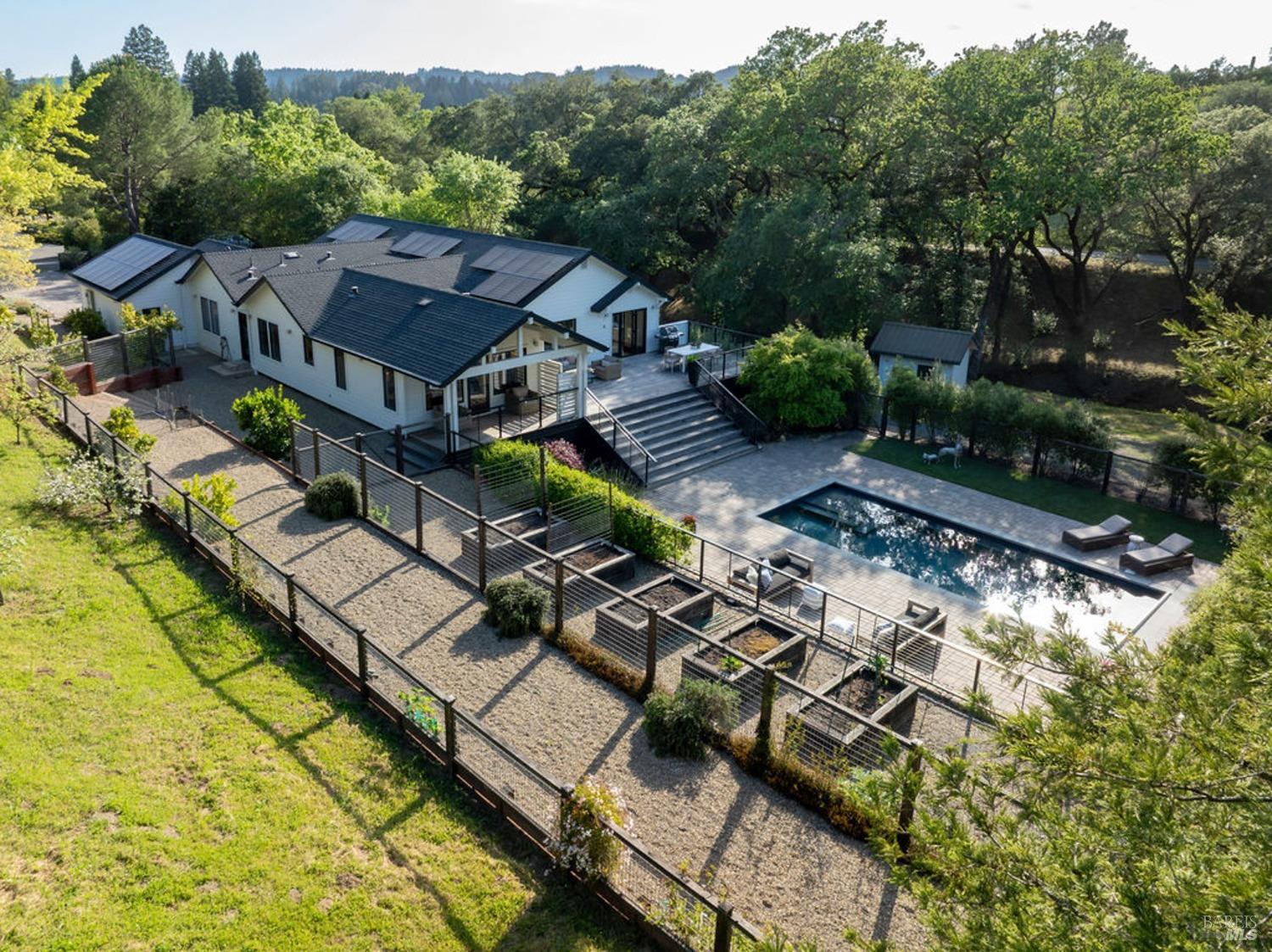 311 Burgundy Rd