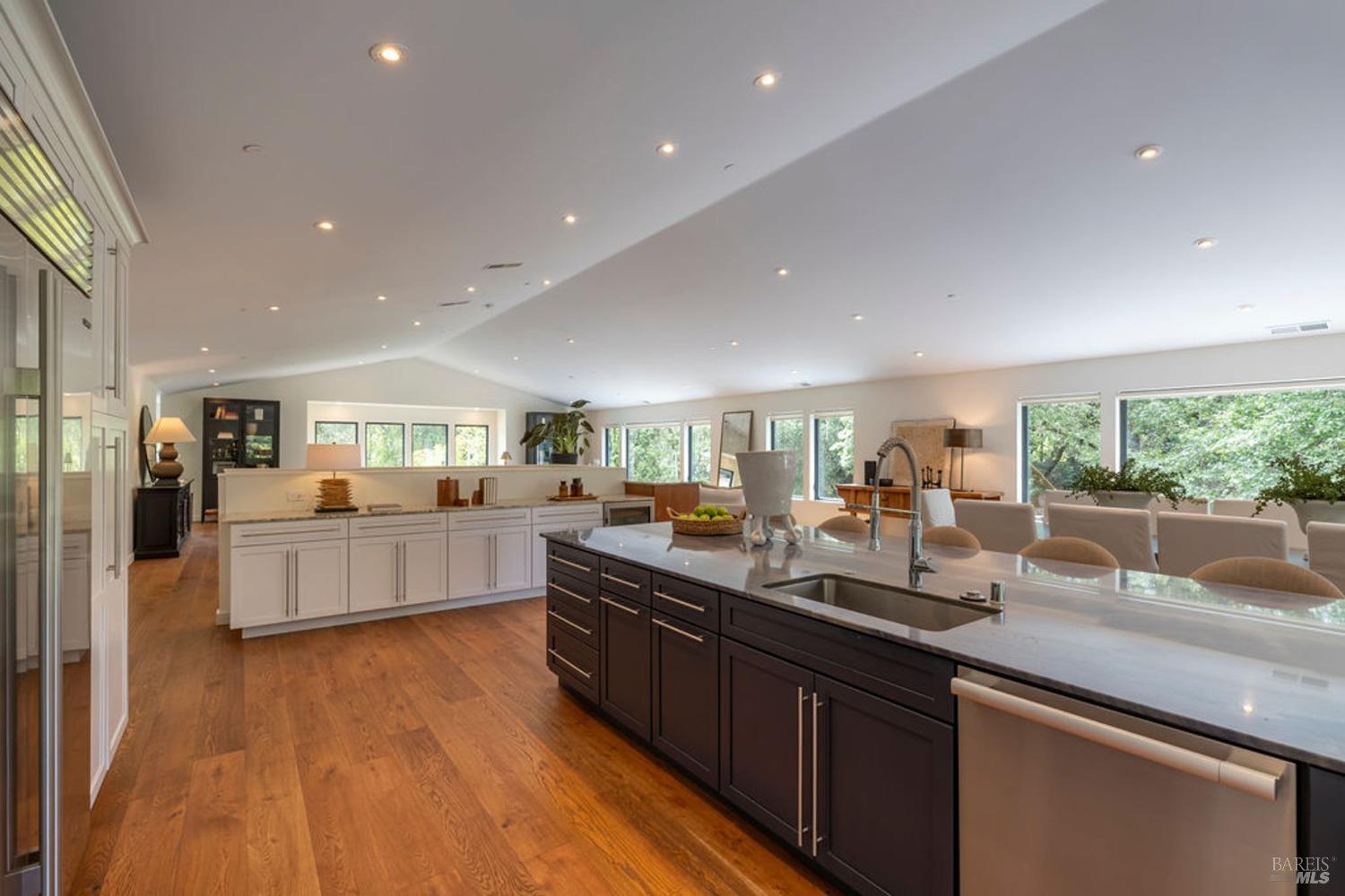 311 Burgundy Rd