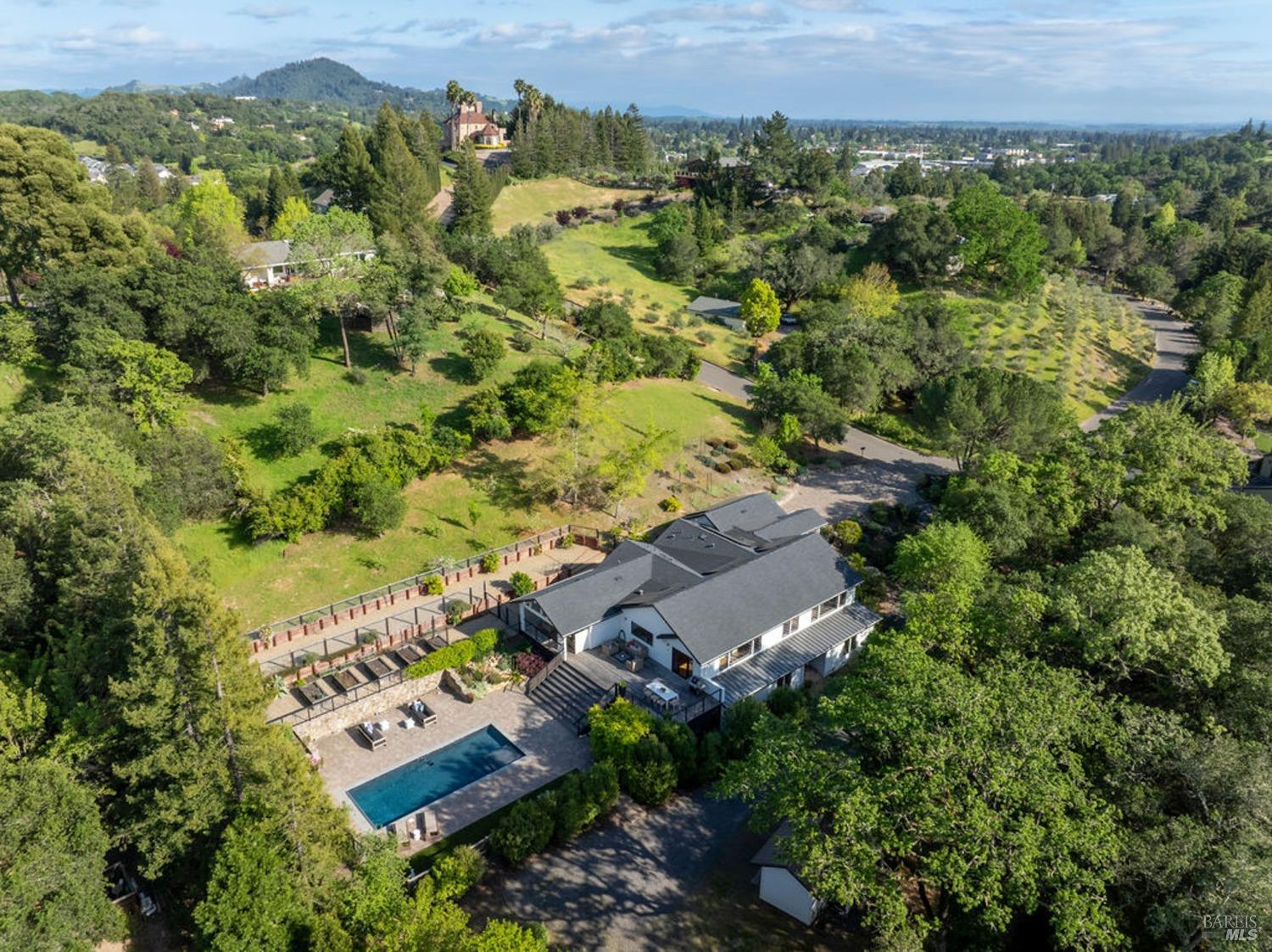 311 Burgundy Rd