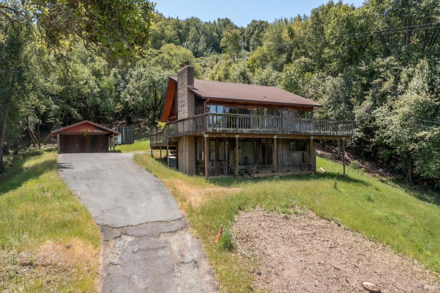 18 Meadow Ln