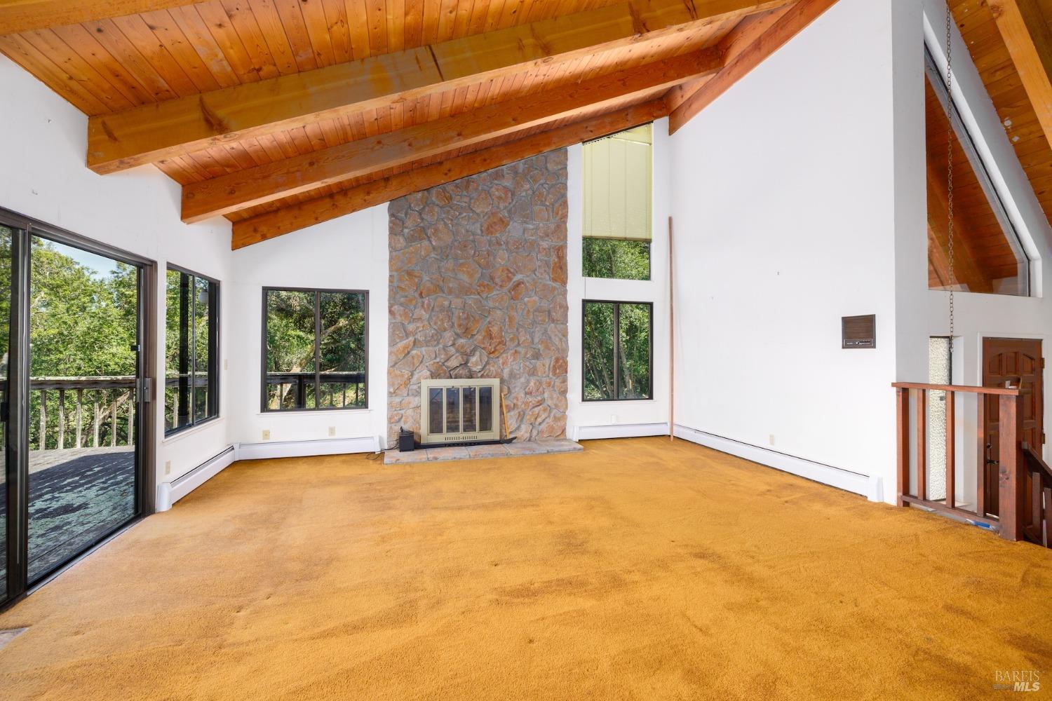 18 Meadow Ln