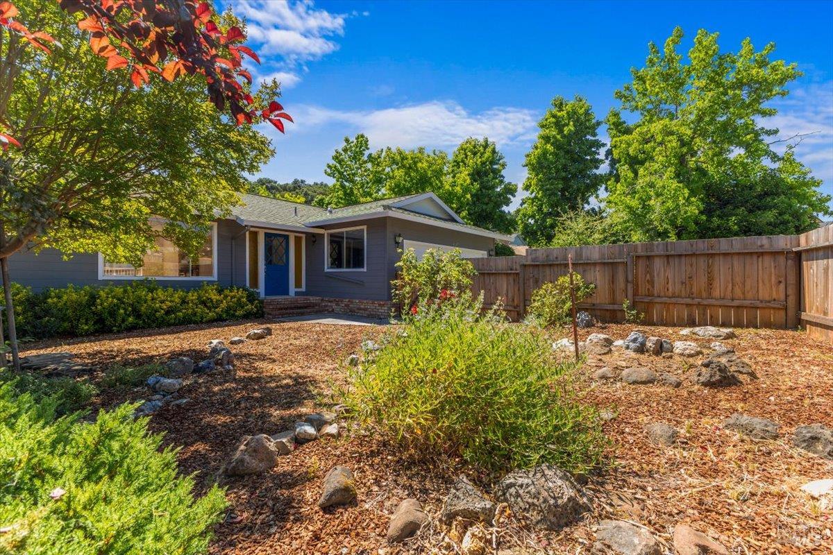 549 Hillside Dr