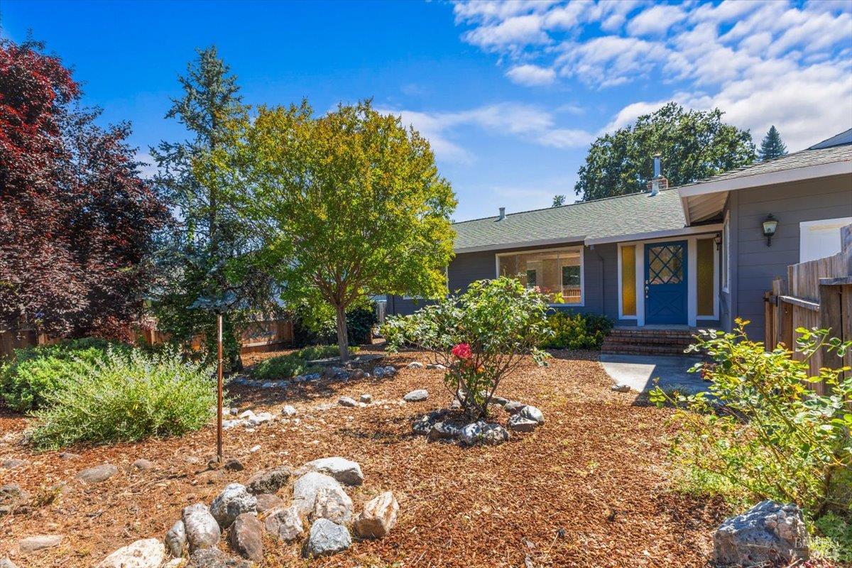 549 Hillside Dr