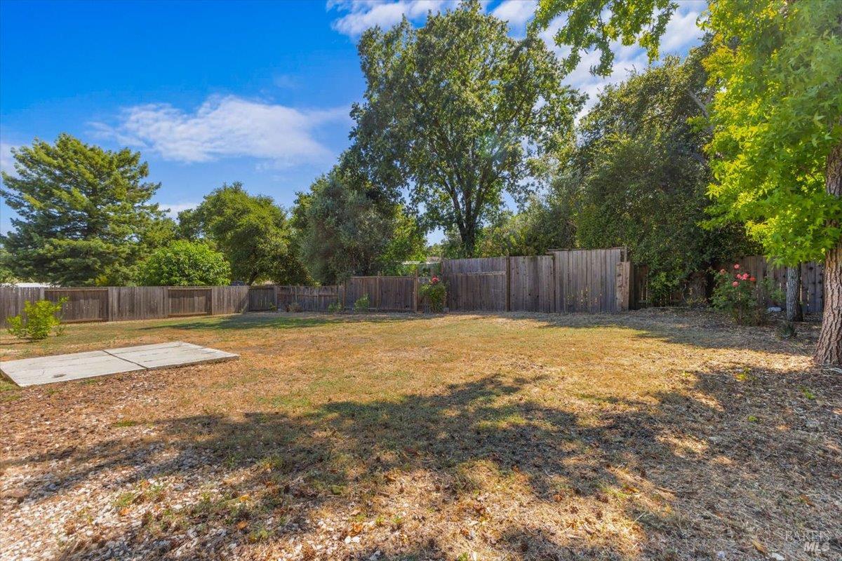 549 Hillside Dr